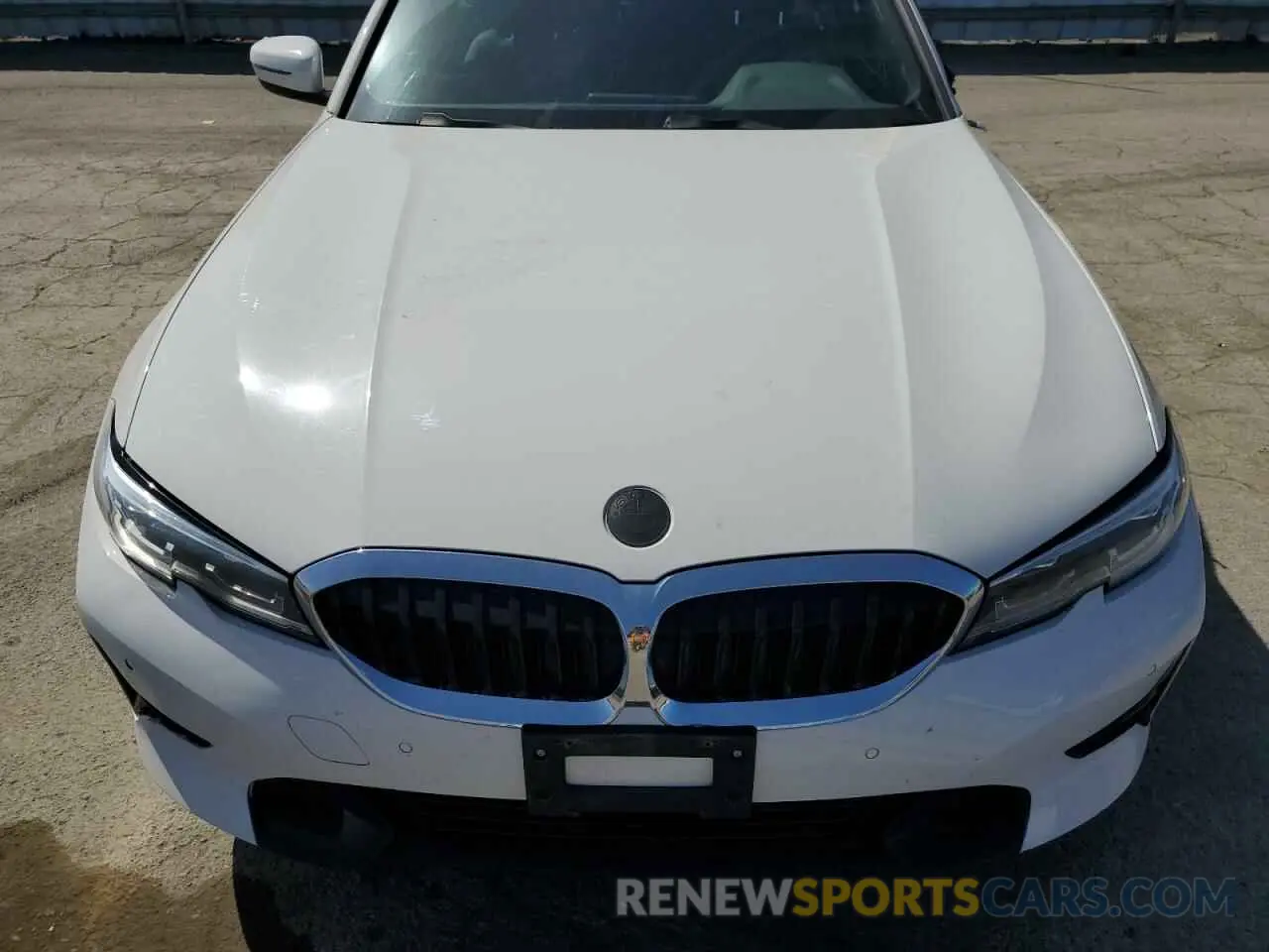 11 Photograph of a damaged car 3MW5R1J54K8A04070 BMW 3 SERIES 2019