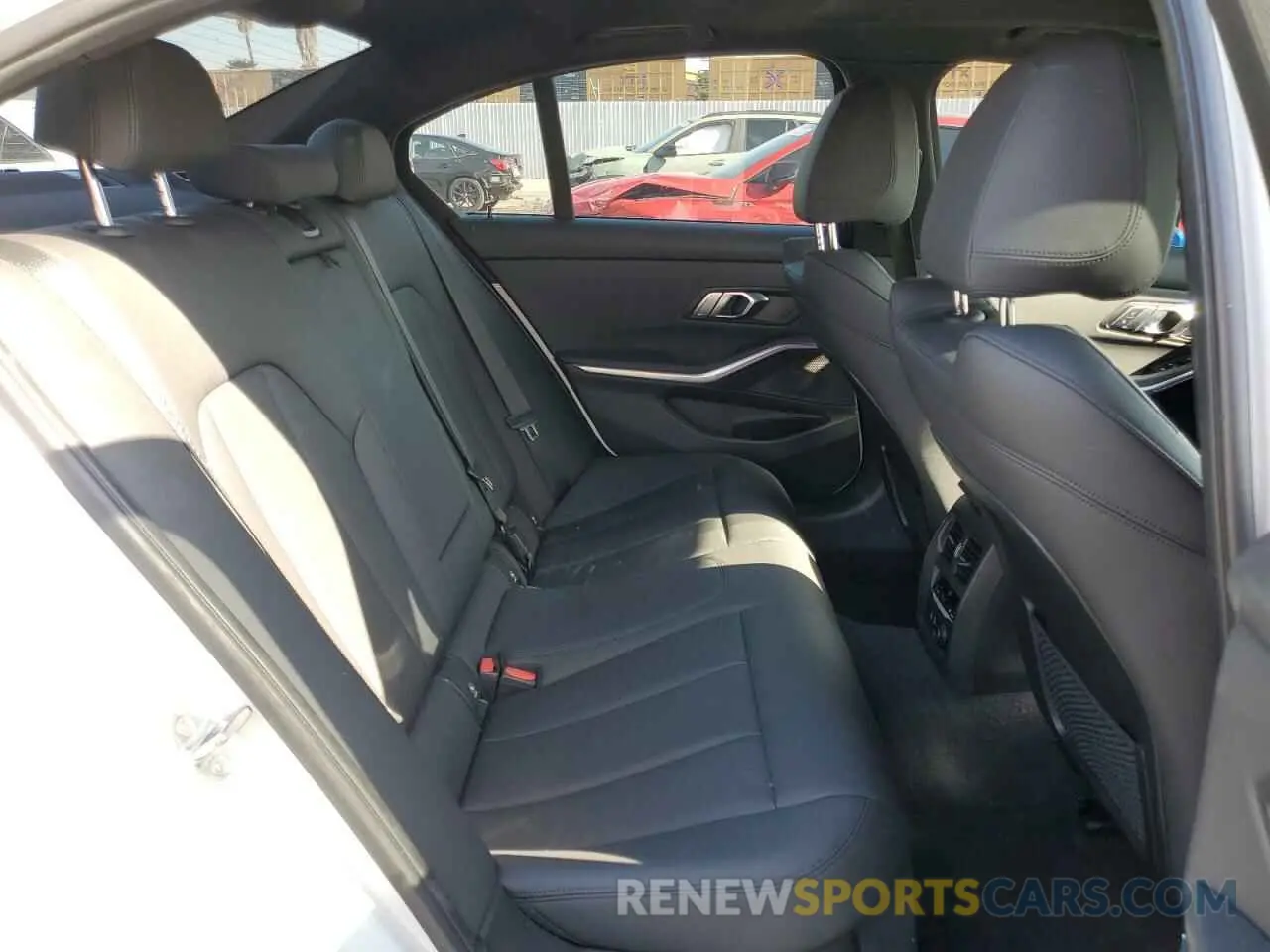 10 Photograph of a damaged car 3MW5R1J54K8B00443 BMW 3 SERIES 2019