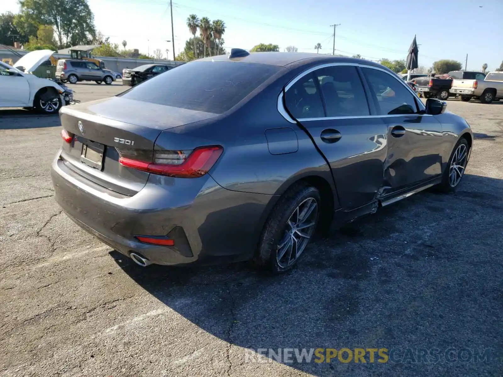 4 Photograph of a damaged car 3MW5R1J54K8B03620 BMW 3 SERIES 2019