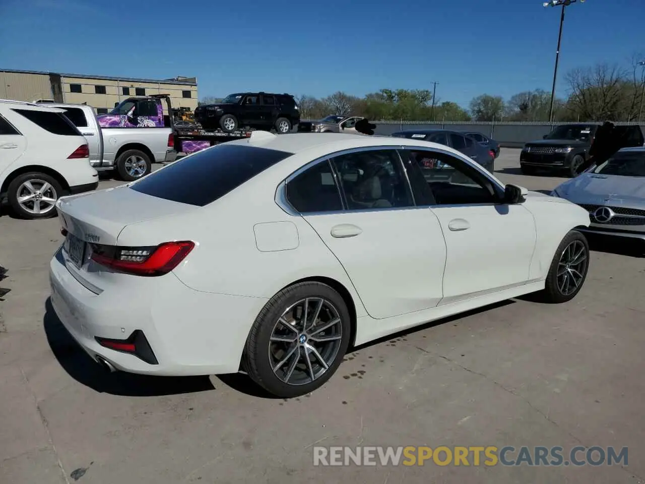 3 Photograph of a damaged car 3MW5R1J55K8B01407 BMW 3 SERIES 2019