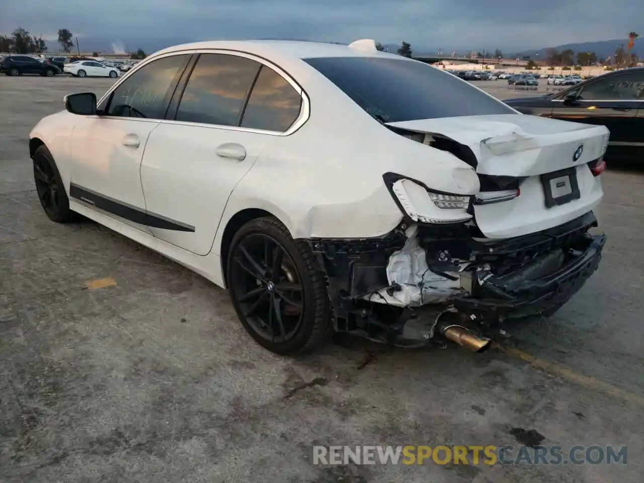 3 Photograph of a damaged car 3MW5R1J57K8A05634 BMW 3 SERIES 2019