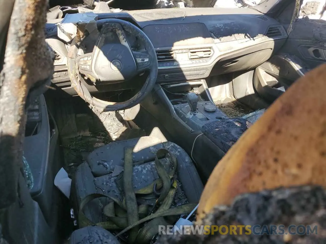 8 Photograph of a damaged car 3MW5R1J59K8B02009 BMW 3 SERIES 2019