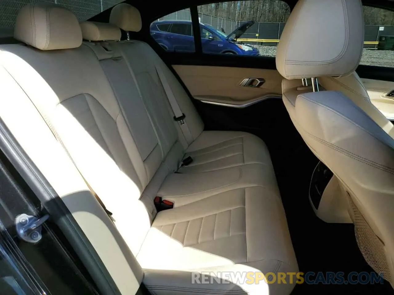 10 Photograph of a damaged car 3MW5R1J5XK8B00074 BMW 3 SERIES 2019