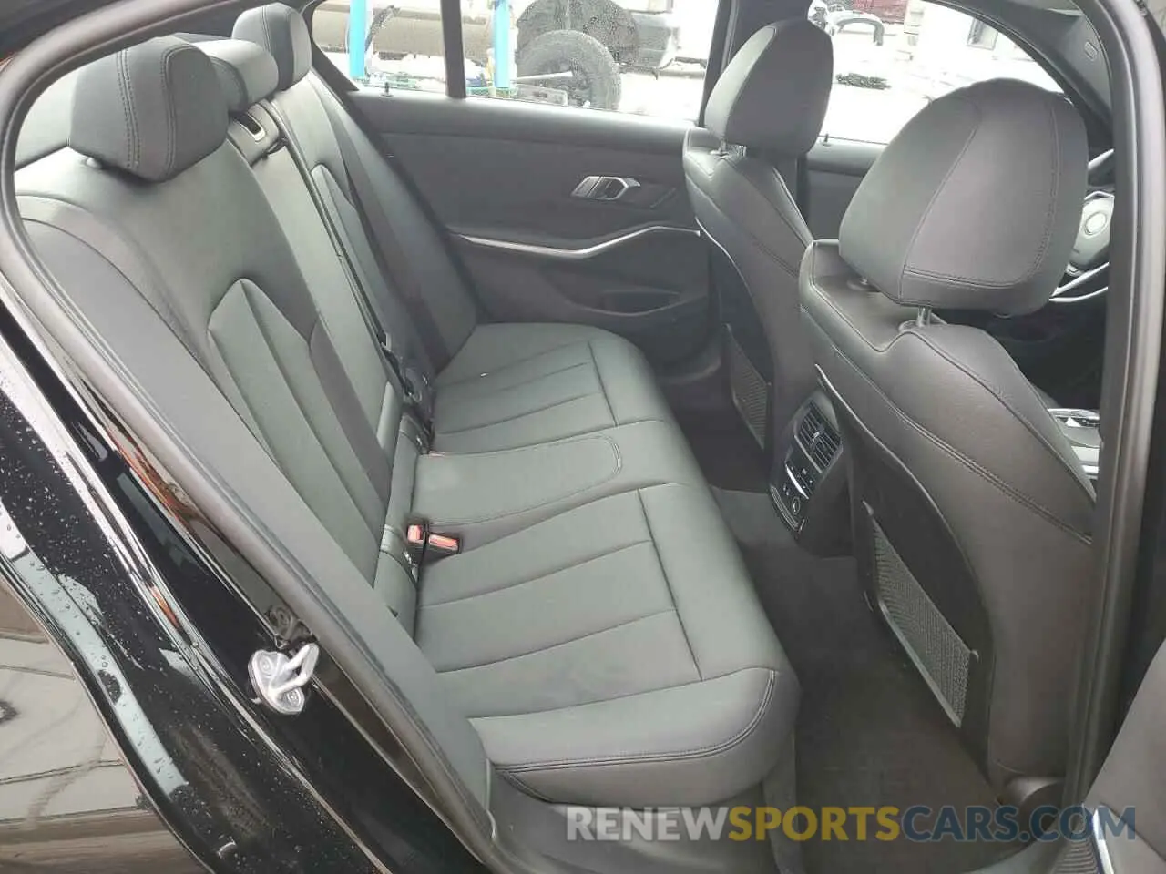 10 Photograph of a damaged car 3MW5R7J52K8A05284 BMW 3 SERIES 2019