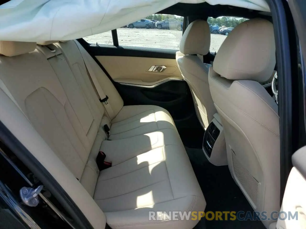 10 Photograph of a damaged car 3MW5R7J52K8B02100 BMW 3 SERIES 2019