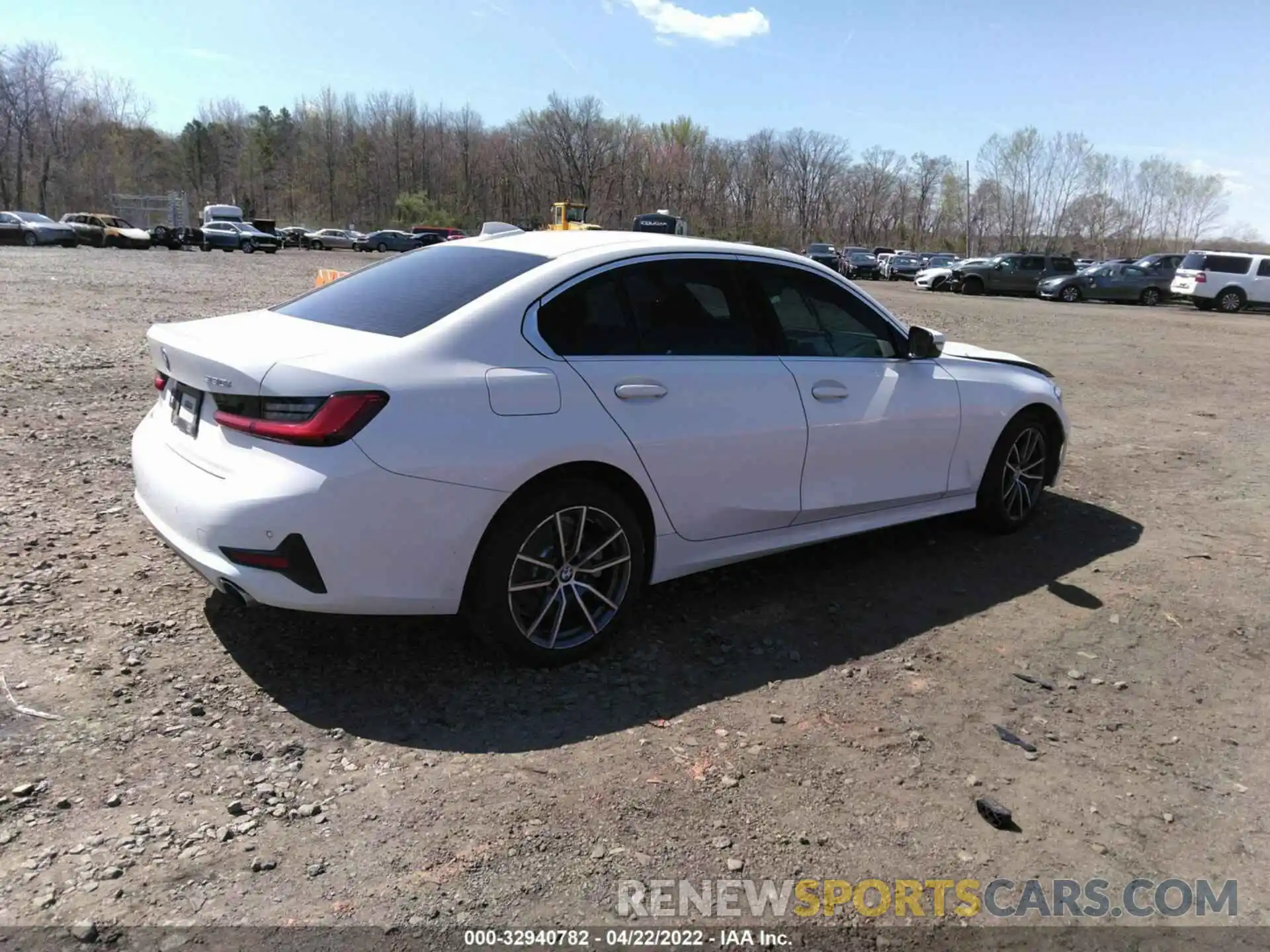 4 Photograph of a damaged car 3MW5R7J56K8B03380 BMW 3 SERIES 2019