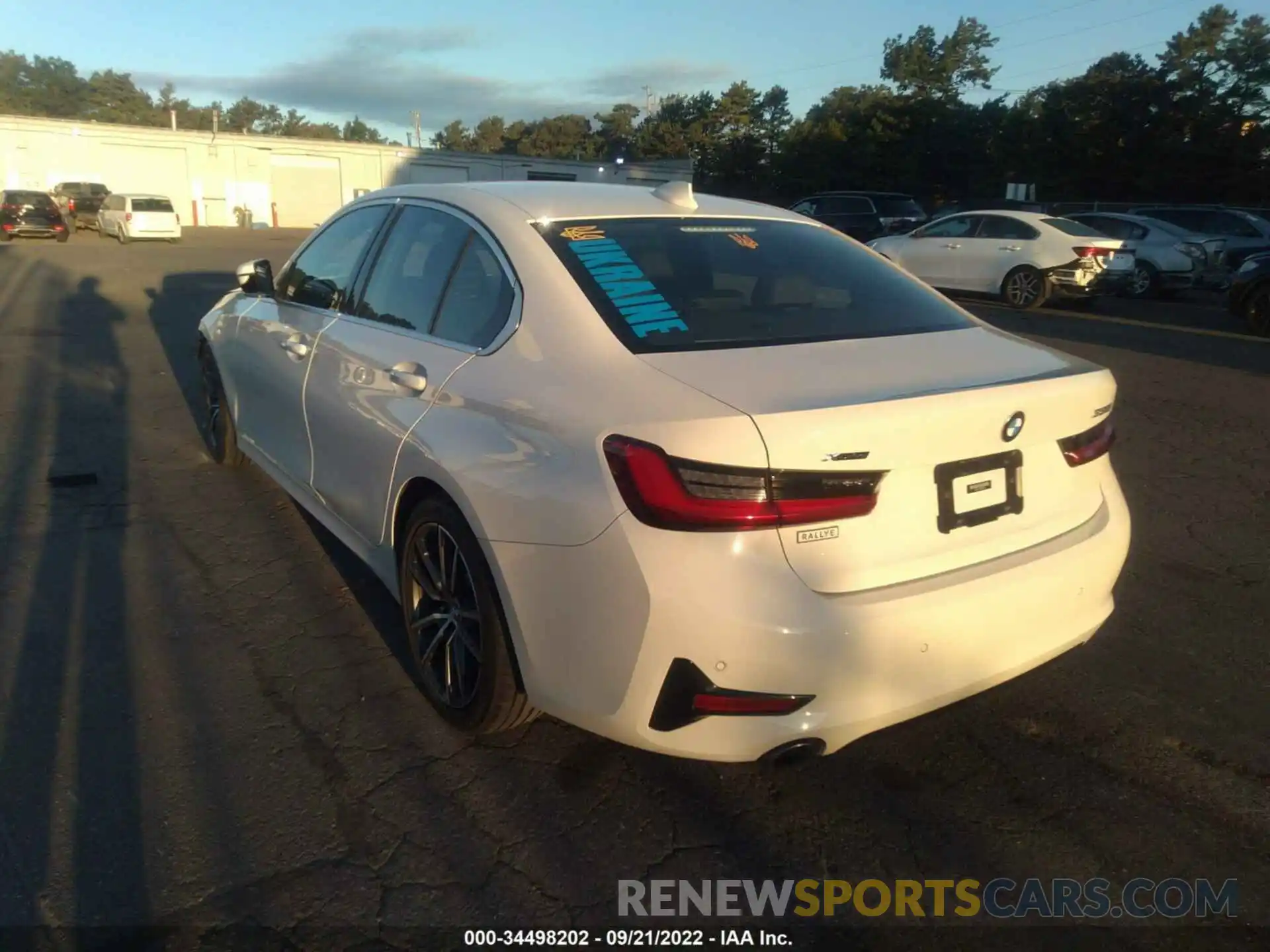 3 Photograph of a damaged car 3MW5R7J59K8B00313 BMW 3 SERIES 2019