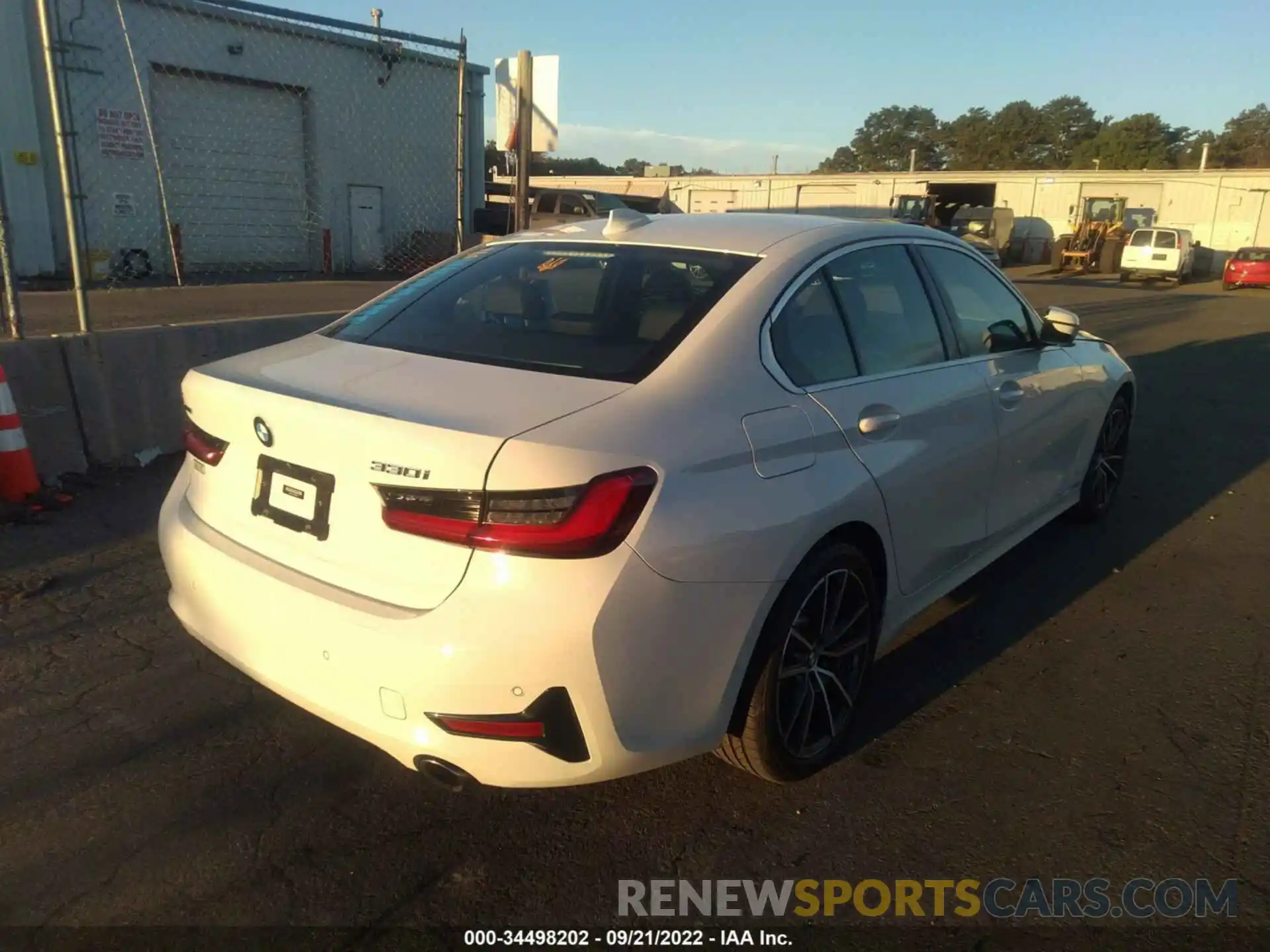 4 Photograph of a damaged car 3MW5R7J59K8B00313 BMW 3 SERIES 2019