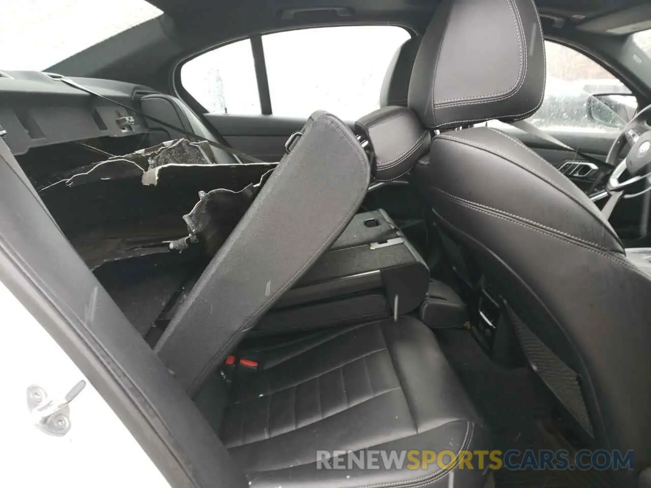 10 Photograph of a damaged car WBA5R1C51KAE82029 BMW 3 SERIES 2019