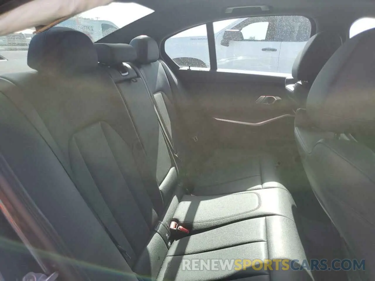 10 Photograph of a damaged car WBA5R1C51KFH15569 BMW 3 SERIES 2019