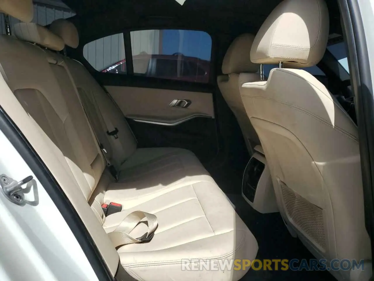 10 Photograph of a damaged car WBA5R1C52KAK10120 BMW 3 SERIES 2019