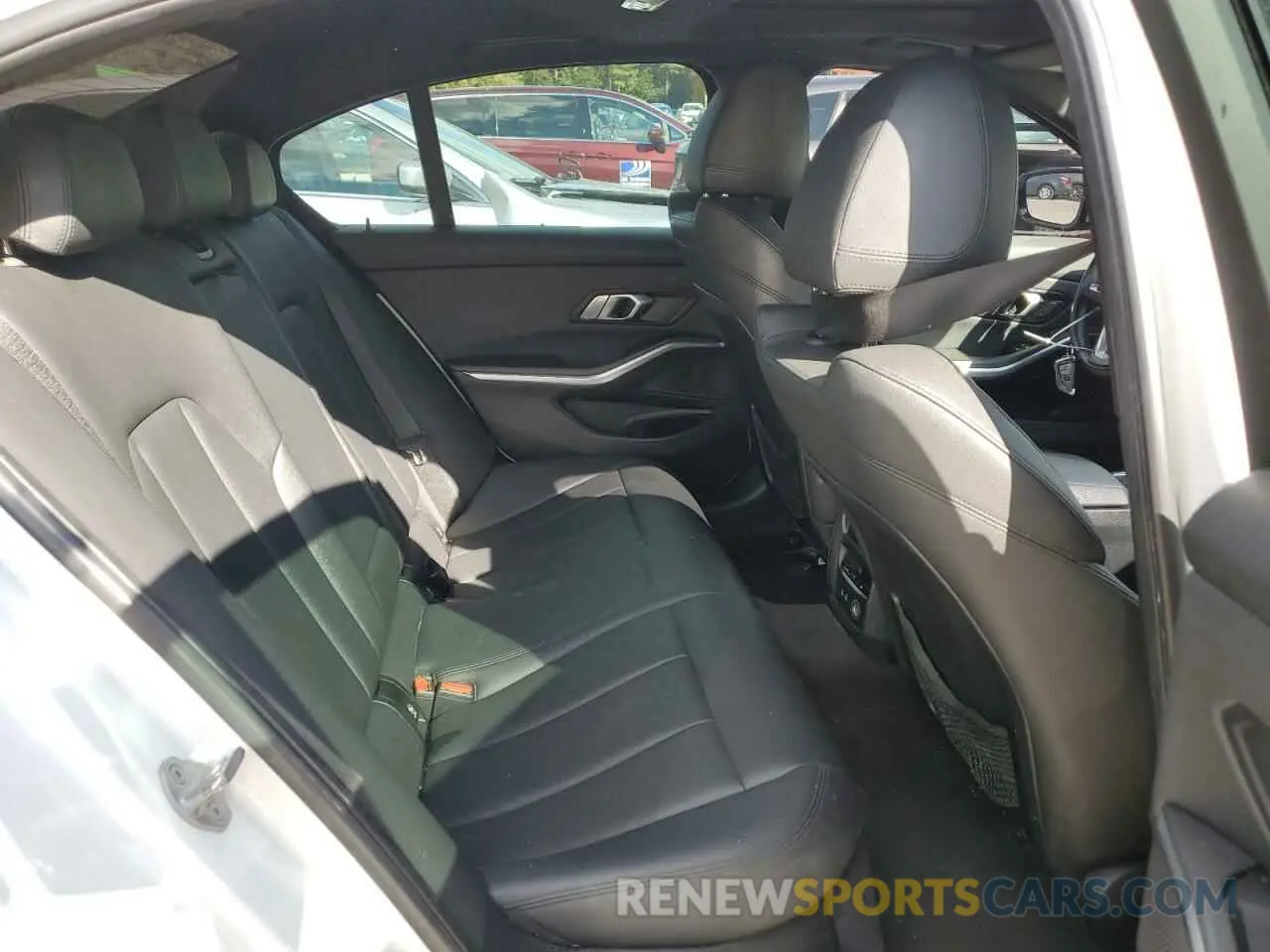 10 Photograph of a damaged car WBA5R1C55KAK11133 BMW 3 SERIES 2019