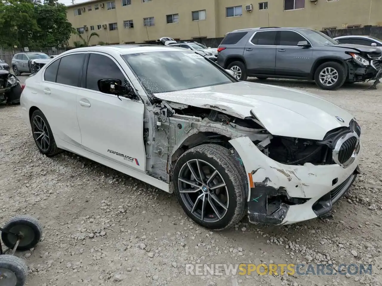 4 Photograph of a damaged car WBA5R1C58KAK10770 BMW 3 SERIES 2019