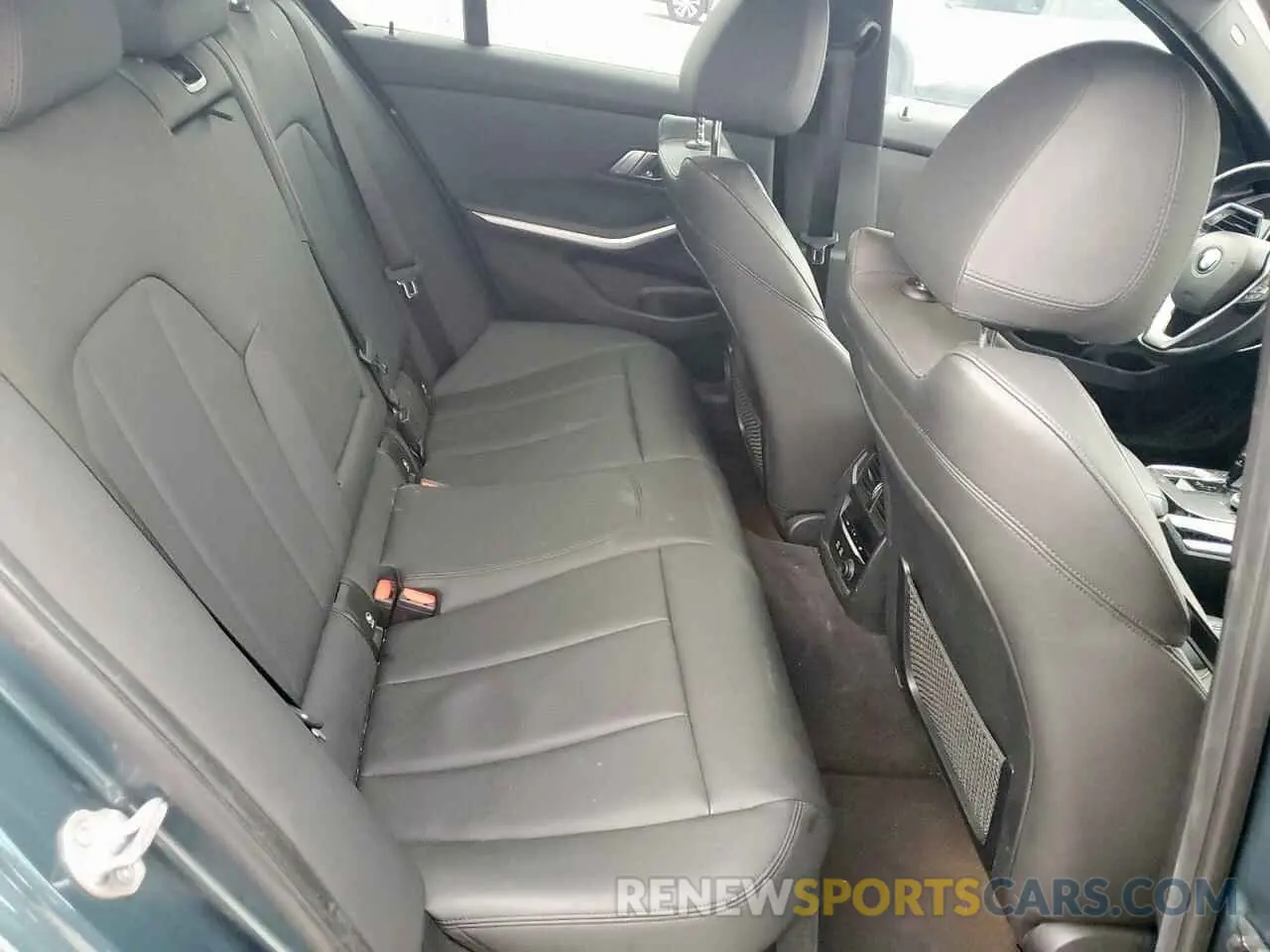 10 Photograph of a damaged car WBA5R1C59KAK10003 BMW 3 SERIES 2019
