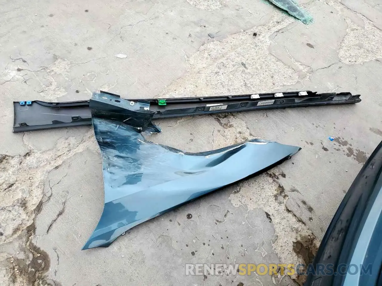 12 Photograph of a damaged car WBA5R1C59KAK10003 BMW 3 SERIES 2019