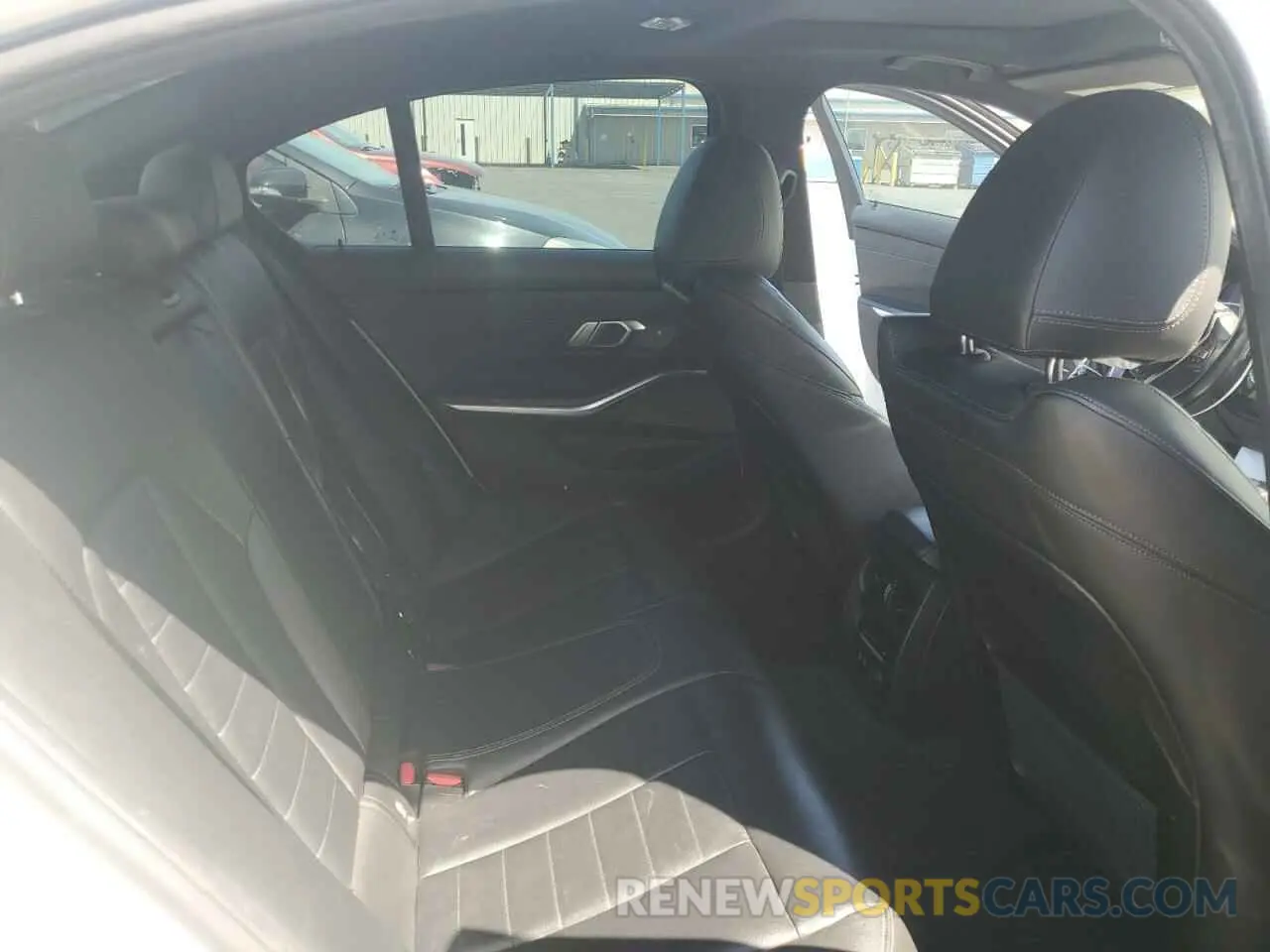 10 Photograph of a damaged car WBA5R1C5XKAE81283 BMW 3 SERIES 2019