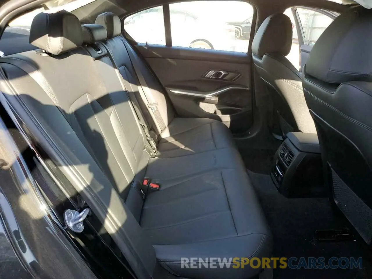 10 Photograph of a damaged car WBA5R7C58KAJ86540 BMW 3 SERIES 2019