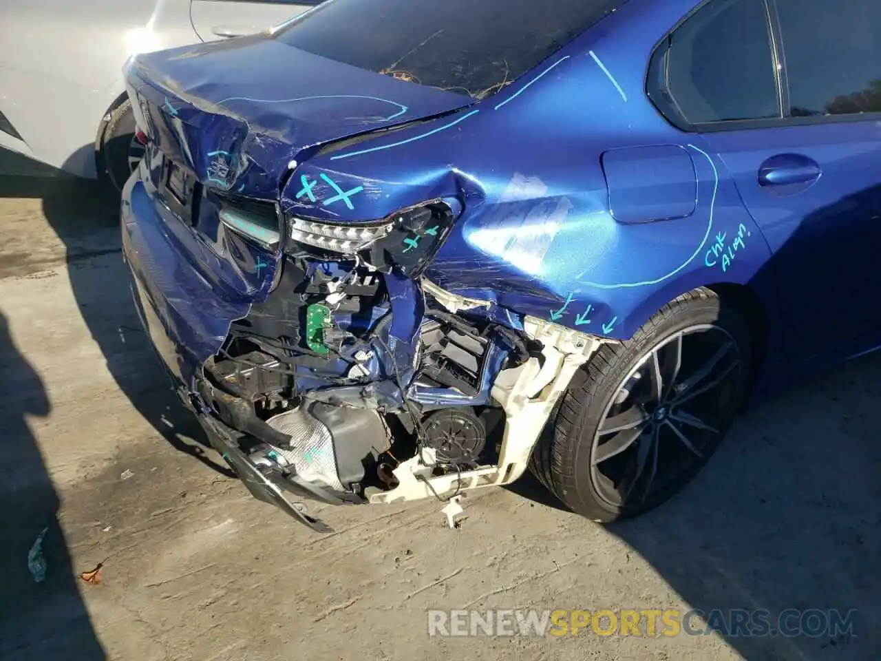 9 Photograph of a damaged car WBA5R7C5XKAE82761 BMW 3 SERIES 2019