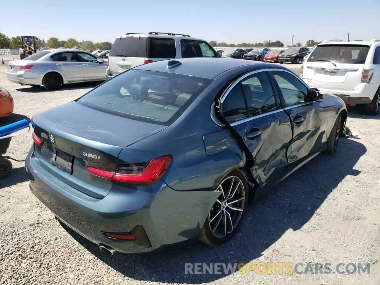 4 Photograph of a damaged car 3MW5R1J00L8B08156 BMW 3 SERIES 2020