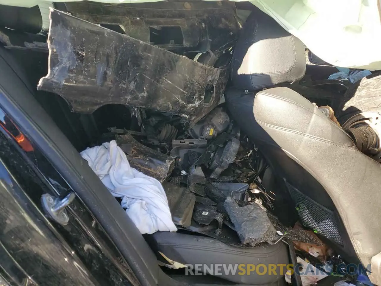 10 Photograph of a damaged car 3MW5R1J00L8B11901 BMW 3 SERIES 2020