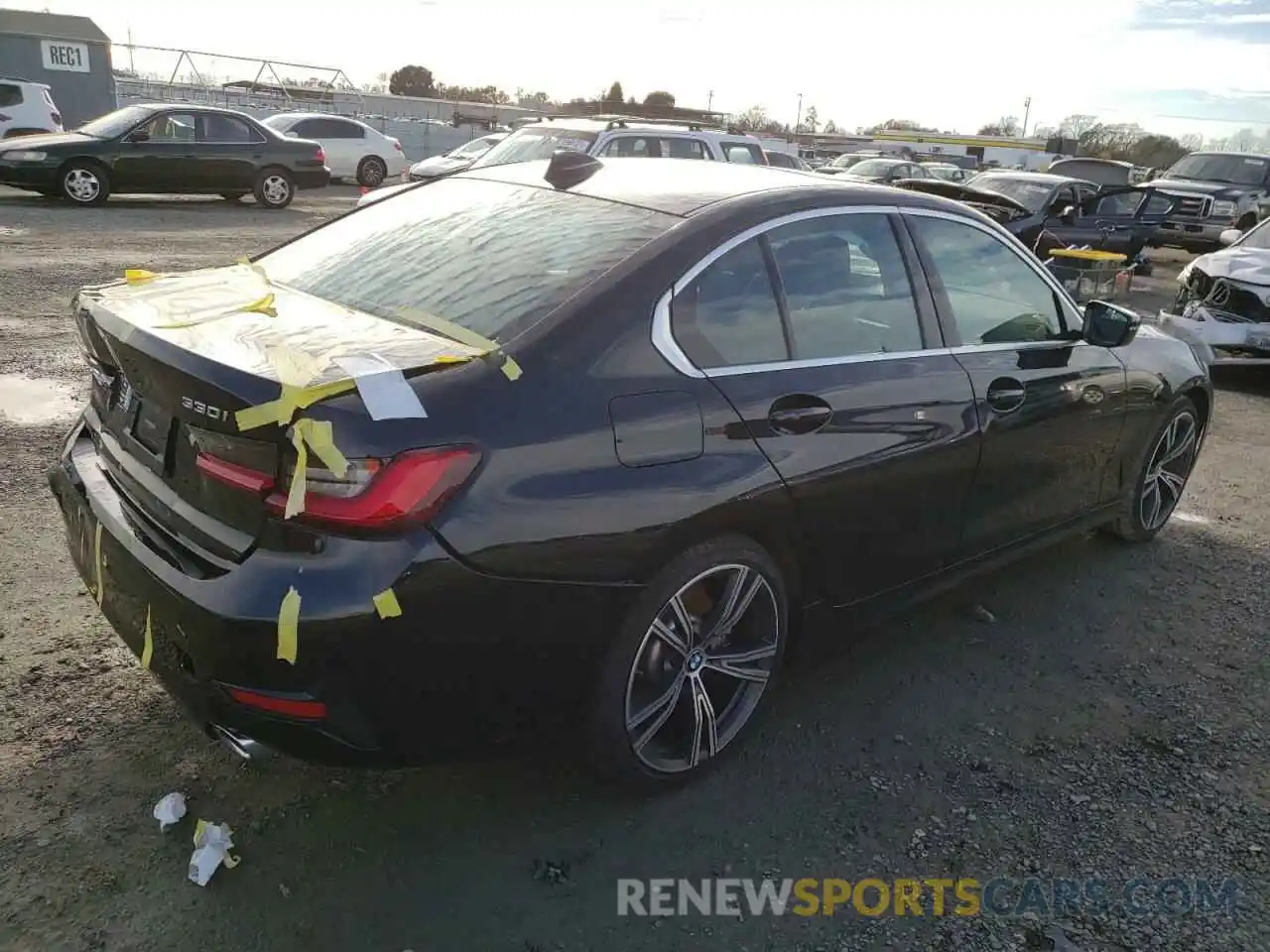 4 Photograph of a damaged car 3MW5R1J00L8B13566 BMW 3 SERIES 2020