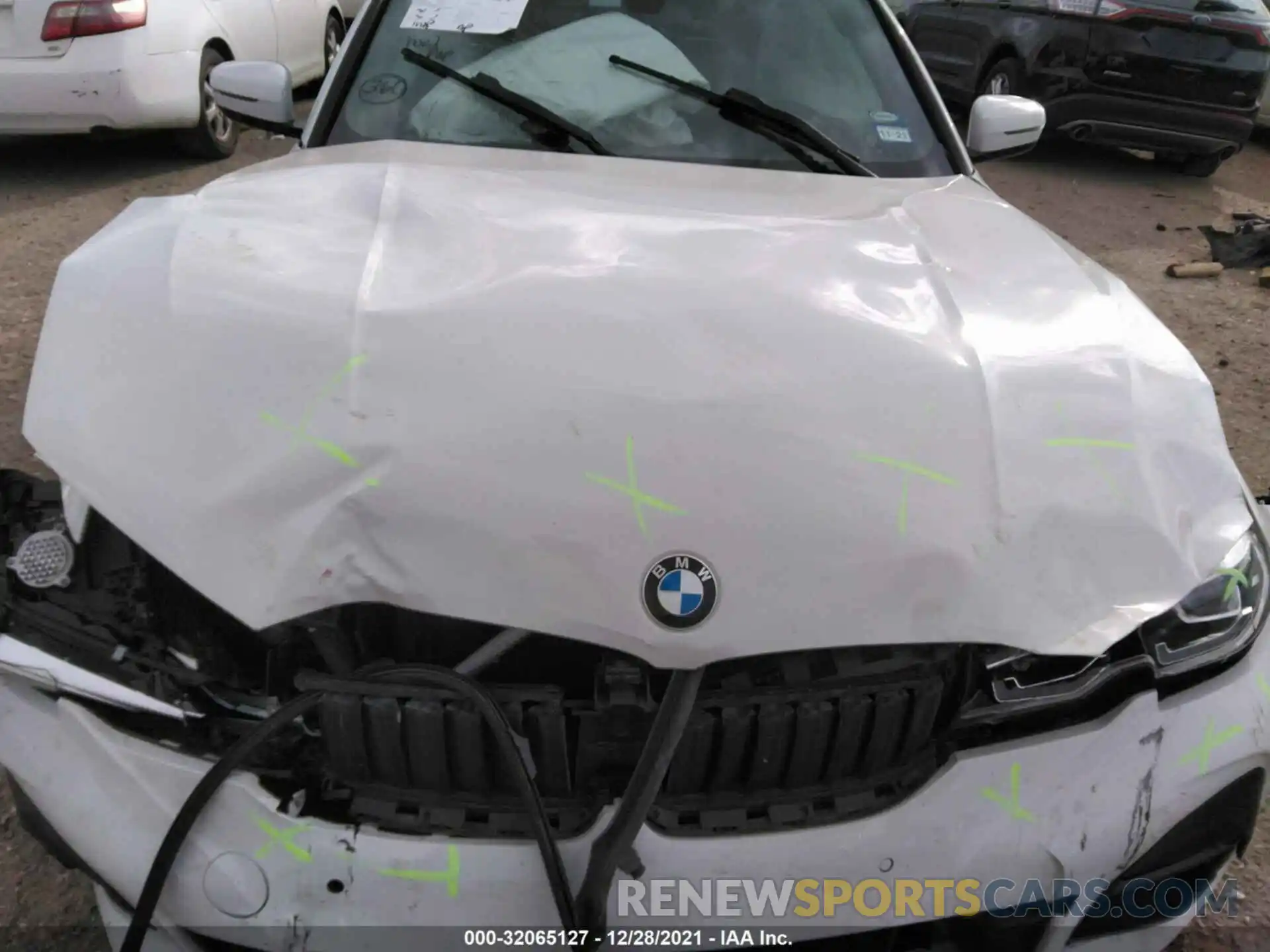 10 Photograph of a damaged car 3MW5R1J01L8B08439 BMW 3 SERIES 2020