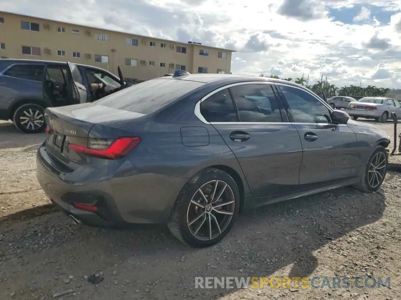 3 Photograph of a damaged car 3MW5R1J01L8B10630 BMW 3 SERIES 2020