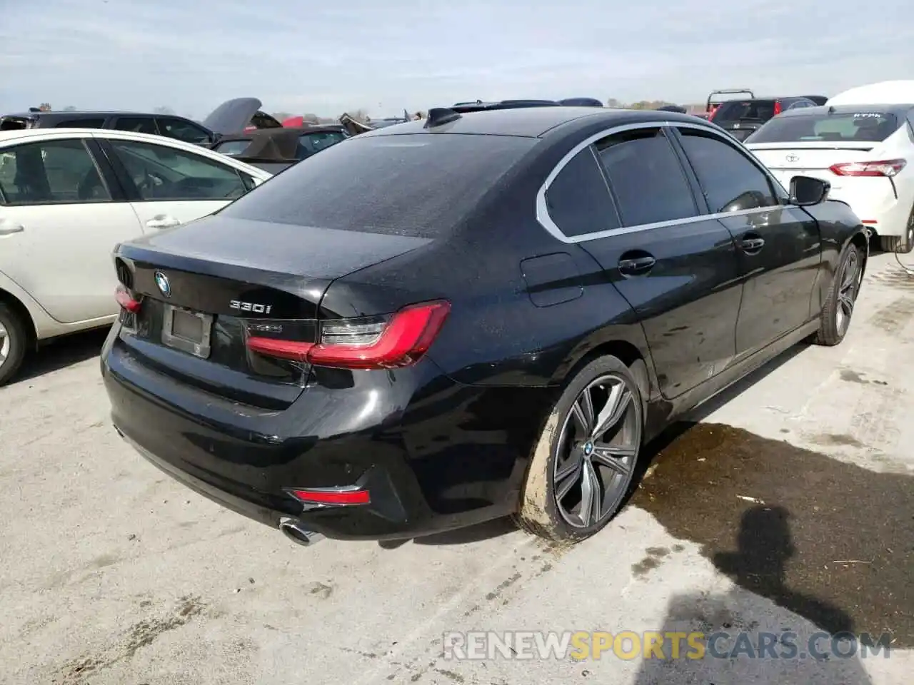 4 Photograph of a damaged car 3MW5R1J01L8B11437 BMW 3 SERIES 2020