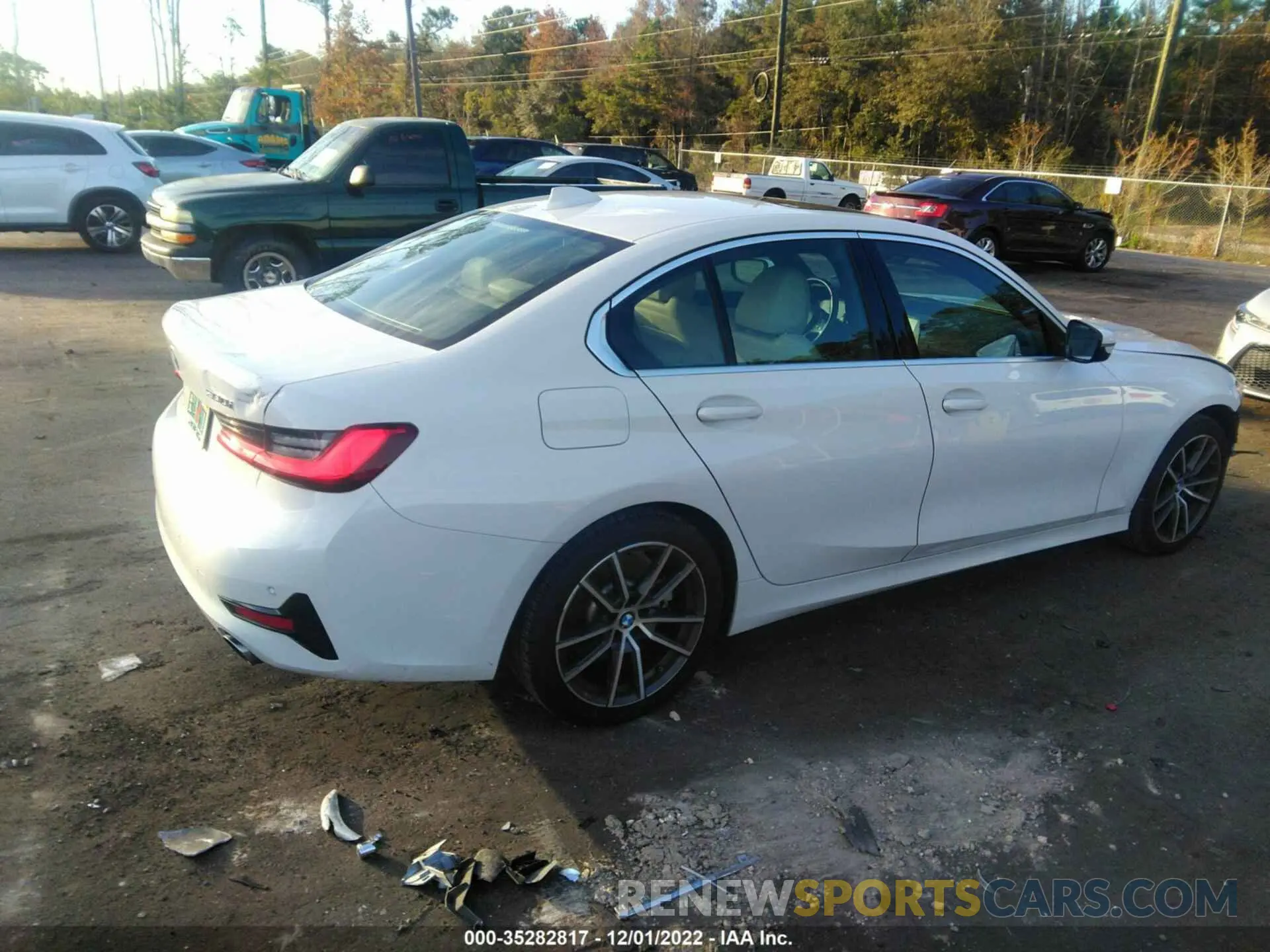 4 Photograph of a damaged car 3MW5R1J01L8B12023 BMW 3 SERIES 2020