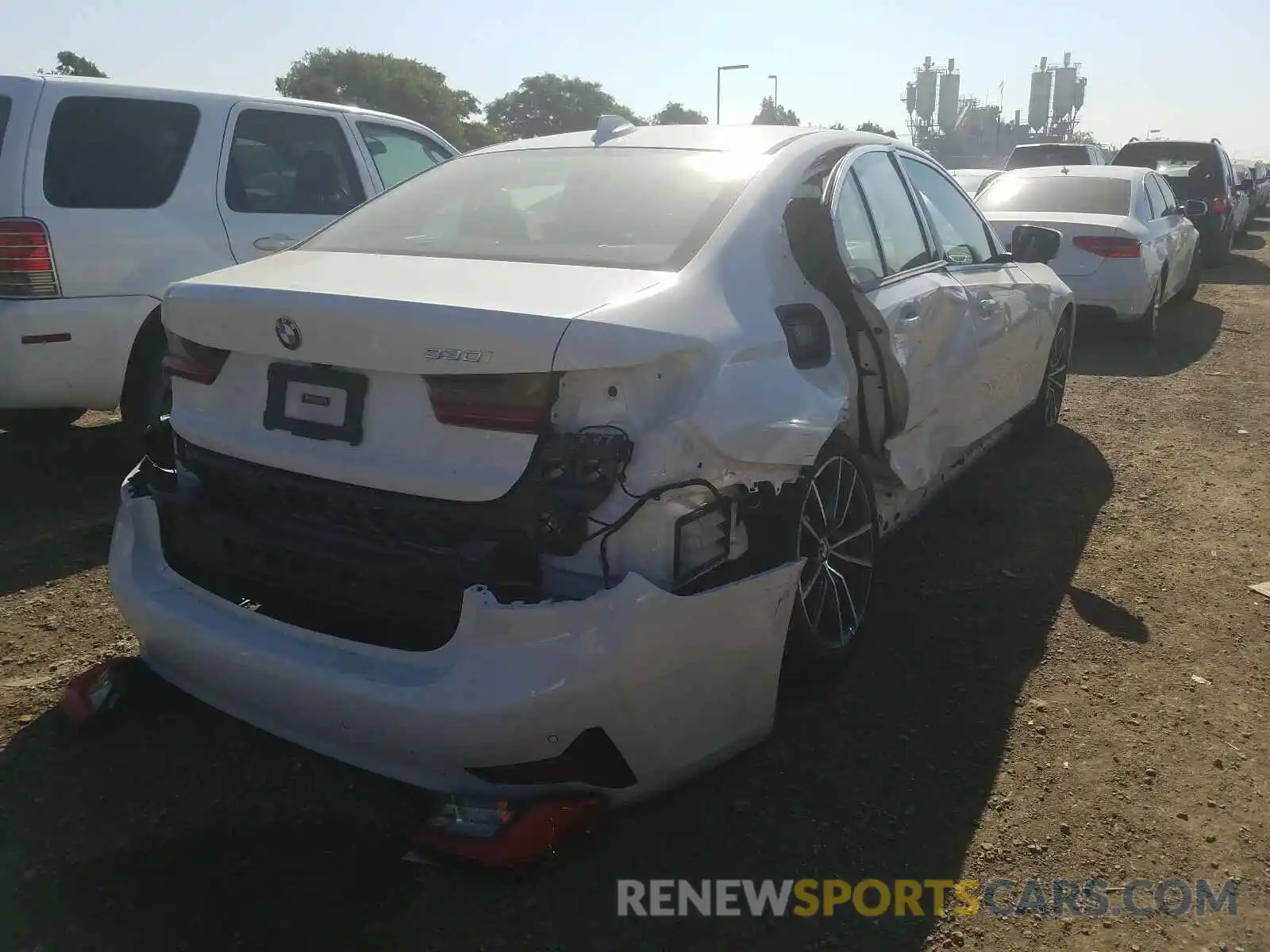 4 Photograph of a damaged car 3MW5R1J01L8B20333 BMW 3 SERIES 2020