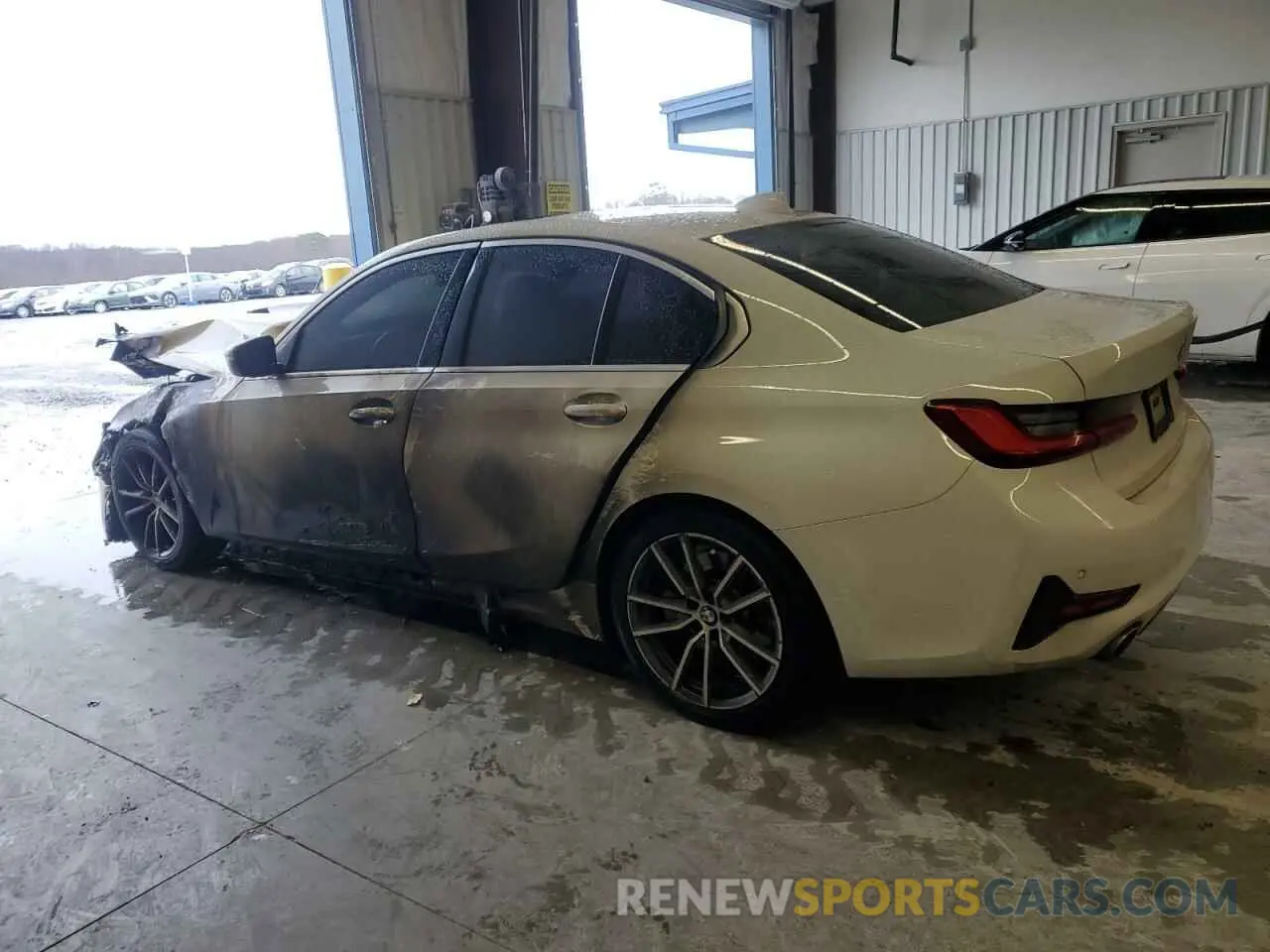 2 Photograph of a damaged car 3MW5R1J01L8B23586 BMW 3 SERIES 2020