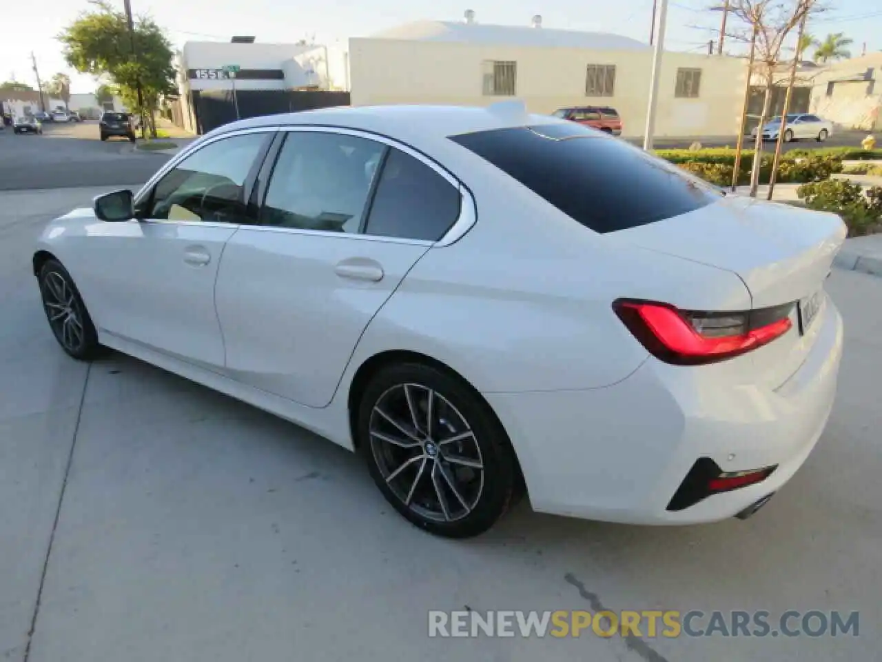 3 Photograph of a damaged car 3MW5R1J01L8B23961 BMW 3 SERIES 2020