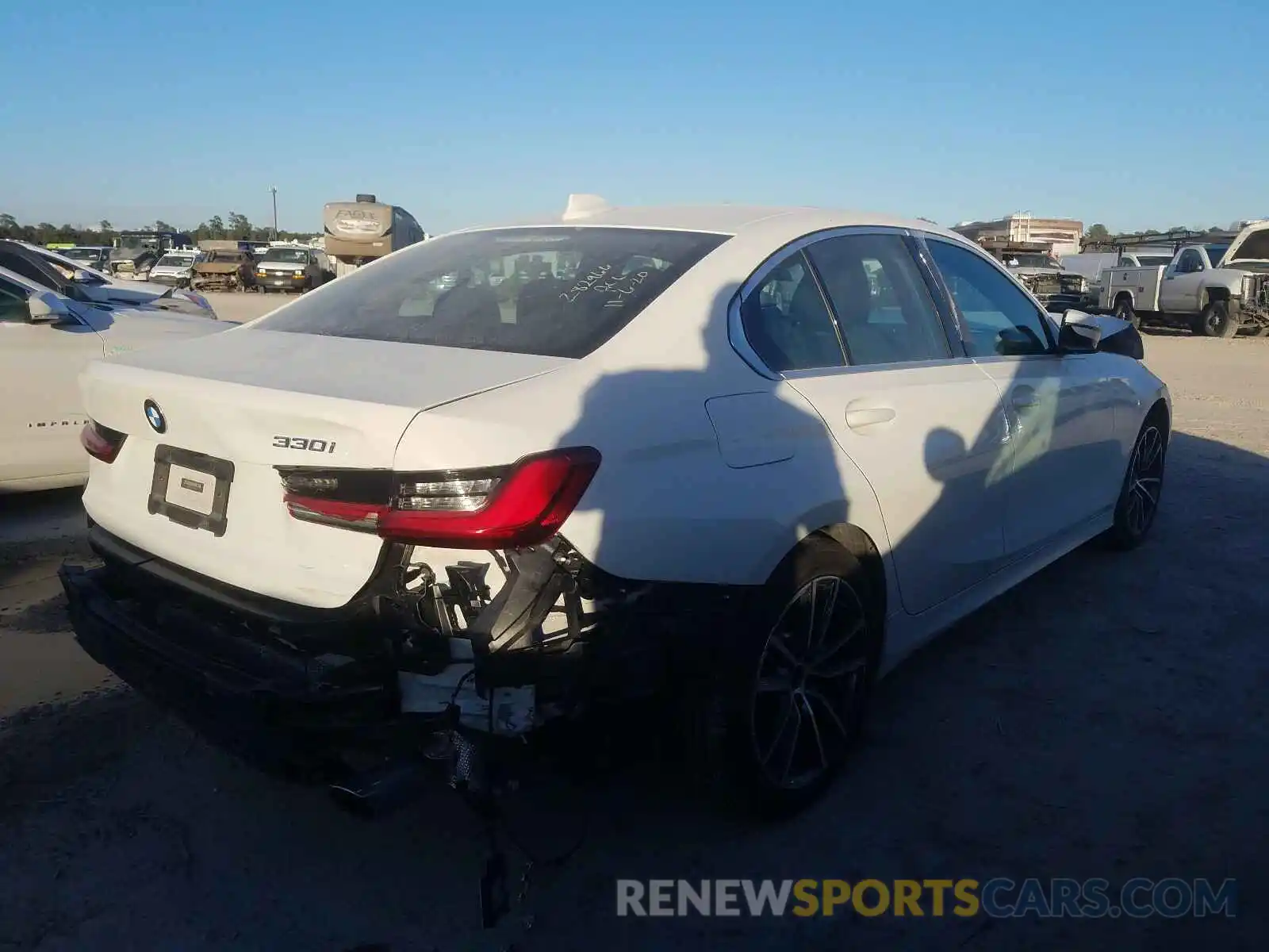 4 Photograph of a damaged car 3MW5R1J02L8B17439 BMW 3 SERIES 2020