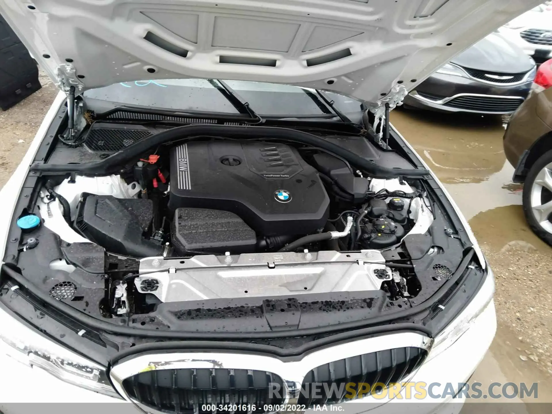 10 Photograph of a damaged car 3MW5R1J02L8B36735 BMW 3 SERIES 2020