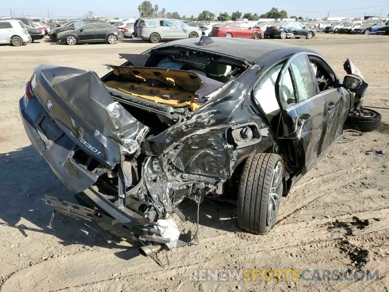 4 Photograph of a damaged car 3MW5R1J03L8B24139 BMW 3 SERIES 2020