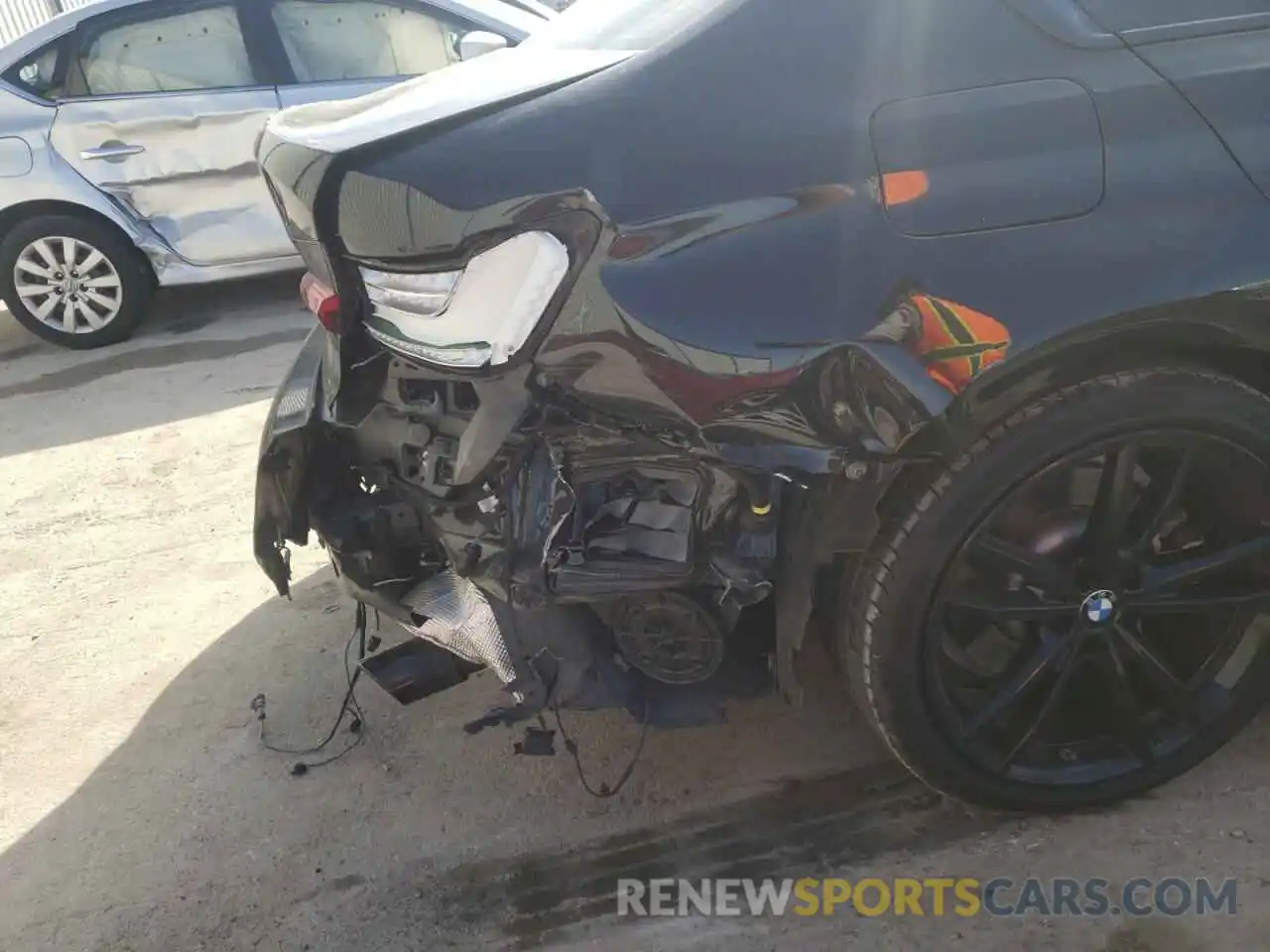 9 Photograph of a damaged car 3MW5R1J03L8B34413 BMW 3 SERIES 2020