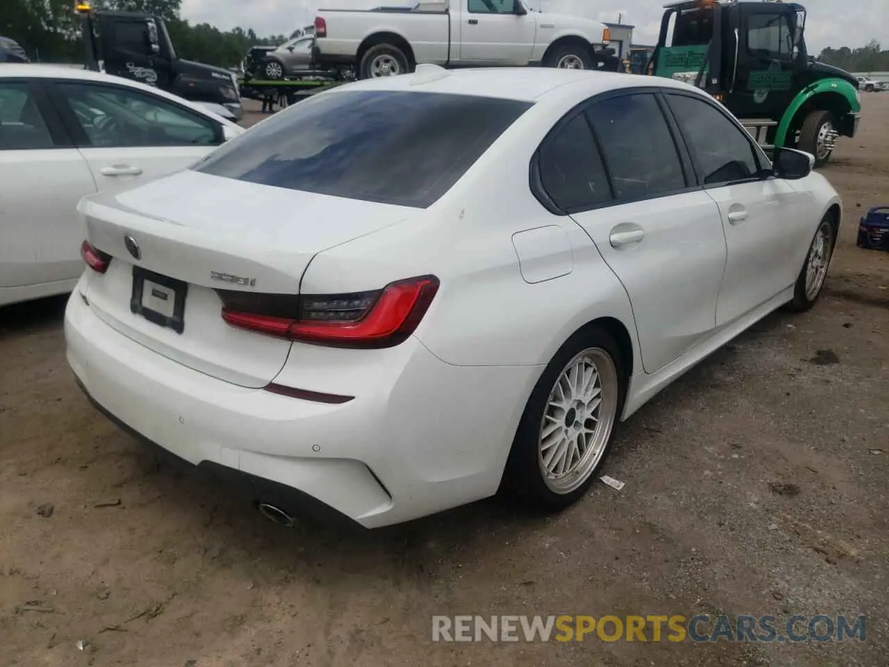 4 Photograph of a damaged car 3MW5R1J03L8B34671 BMW 3 SERIES 2020