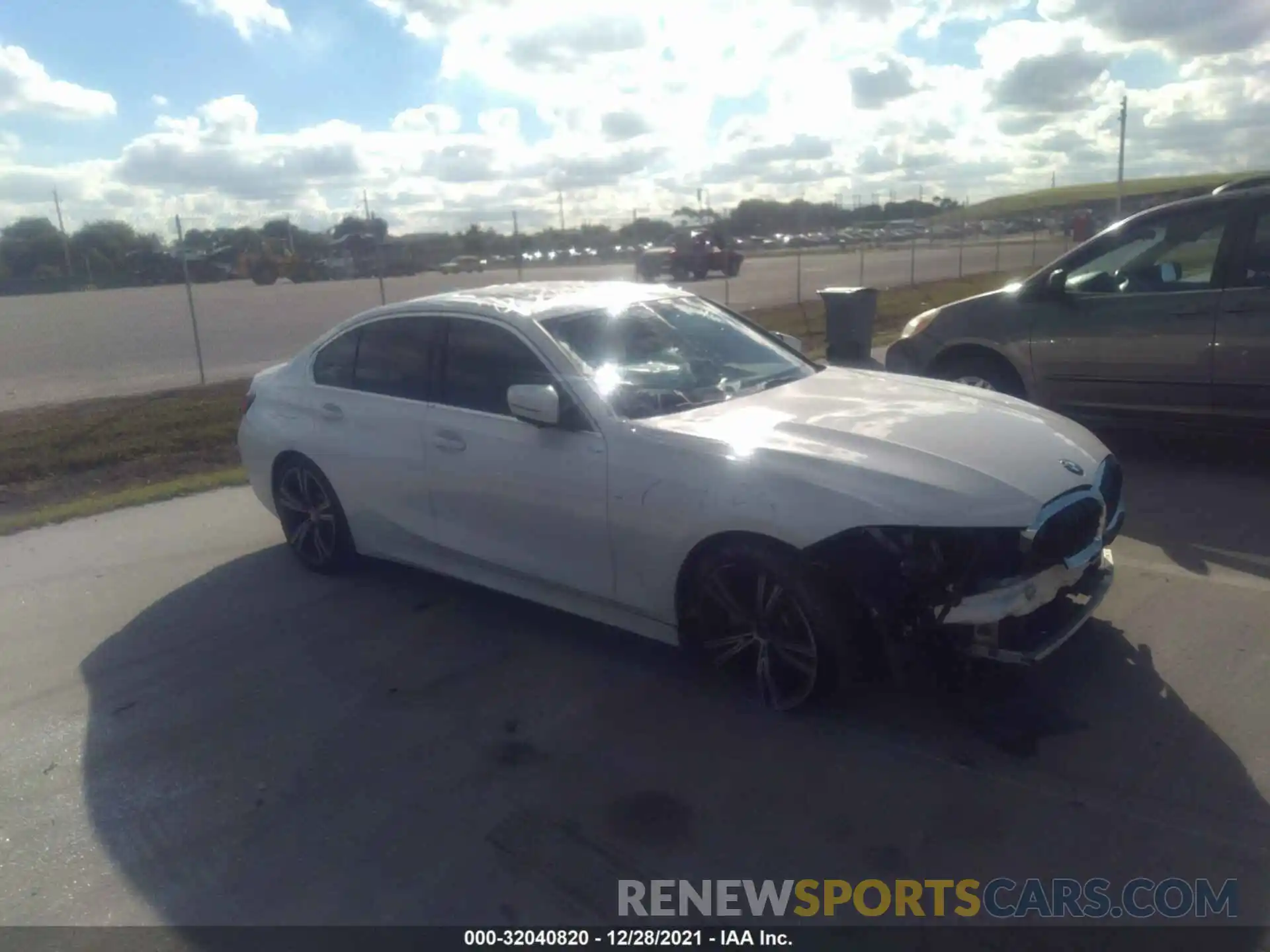 1 Photograph of a damaged car 3MW5R1J04L8B18205 BMW 3 SERIES 2020