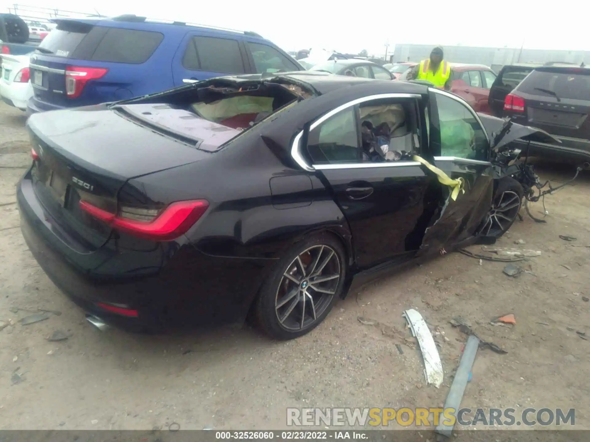 4 Photograph of a damaged car 3MW5R1J06L8B24846 BMW 3 SERIES 2020