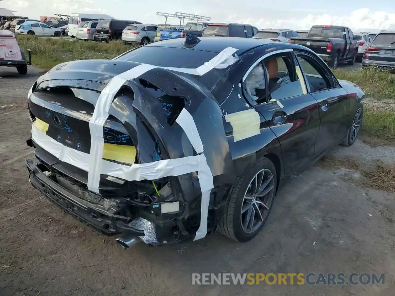 4 Photograph of a damaged car 3MW5R1J07L8B14939 BMW 3 SERIES 2020