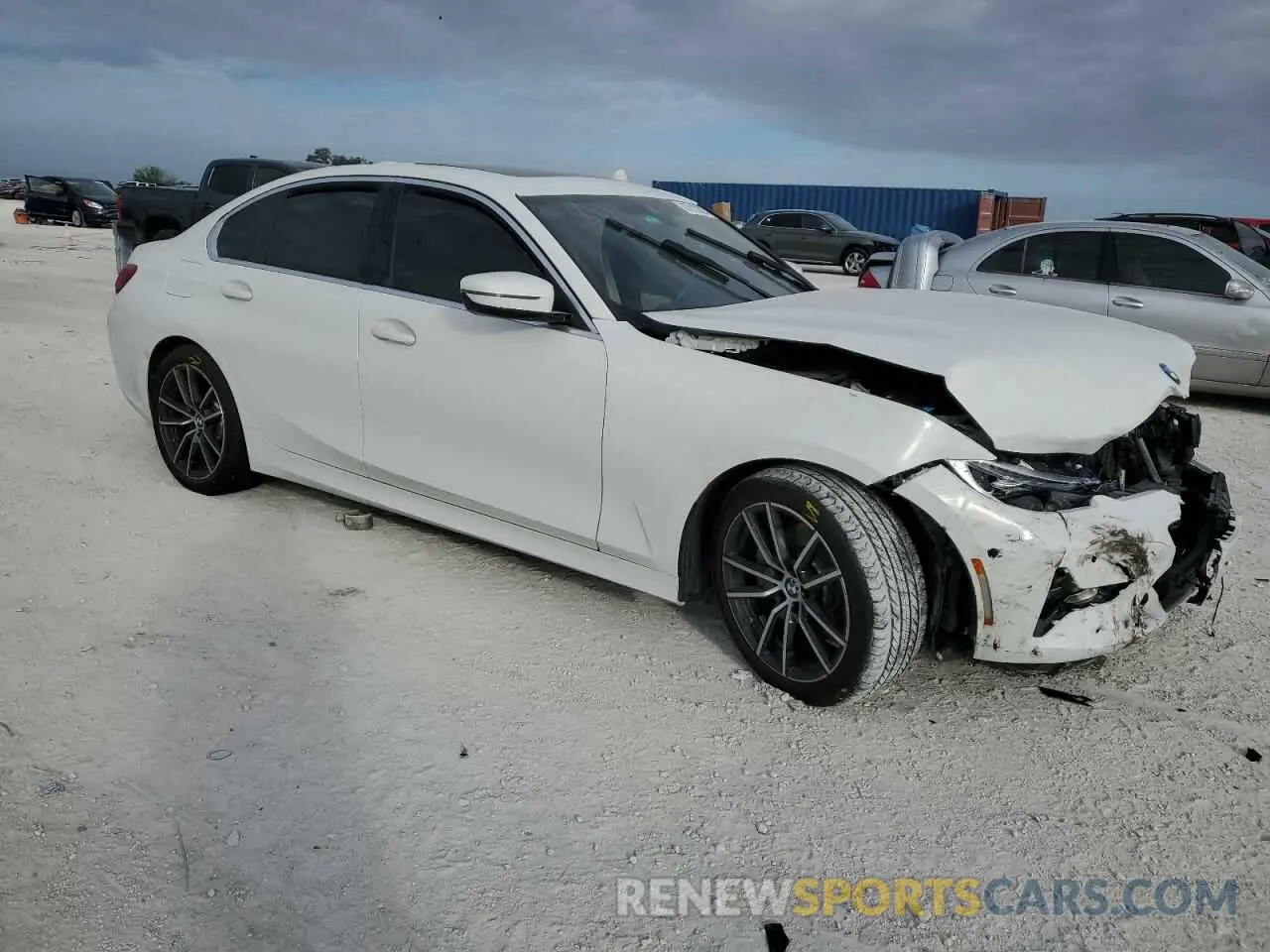 4 Photograph of a damaged car 3MW5R1J07L8B17307 BMW 3 SERIES 2020