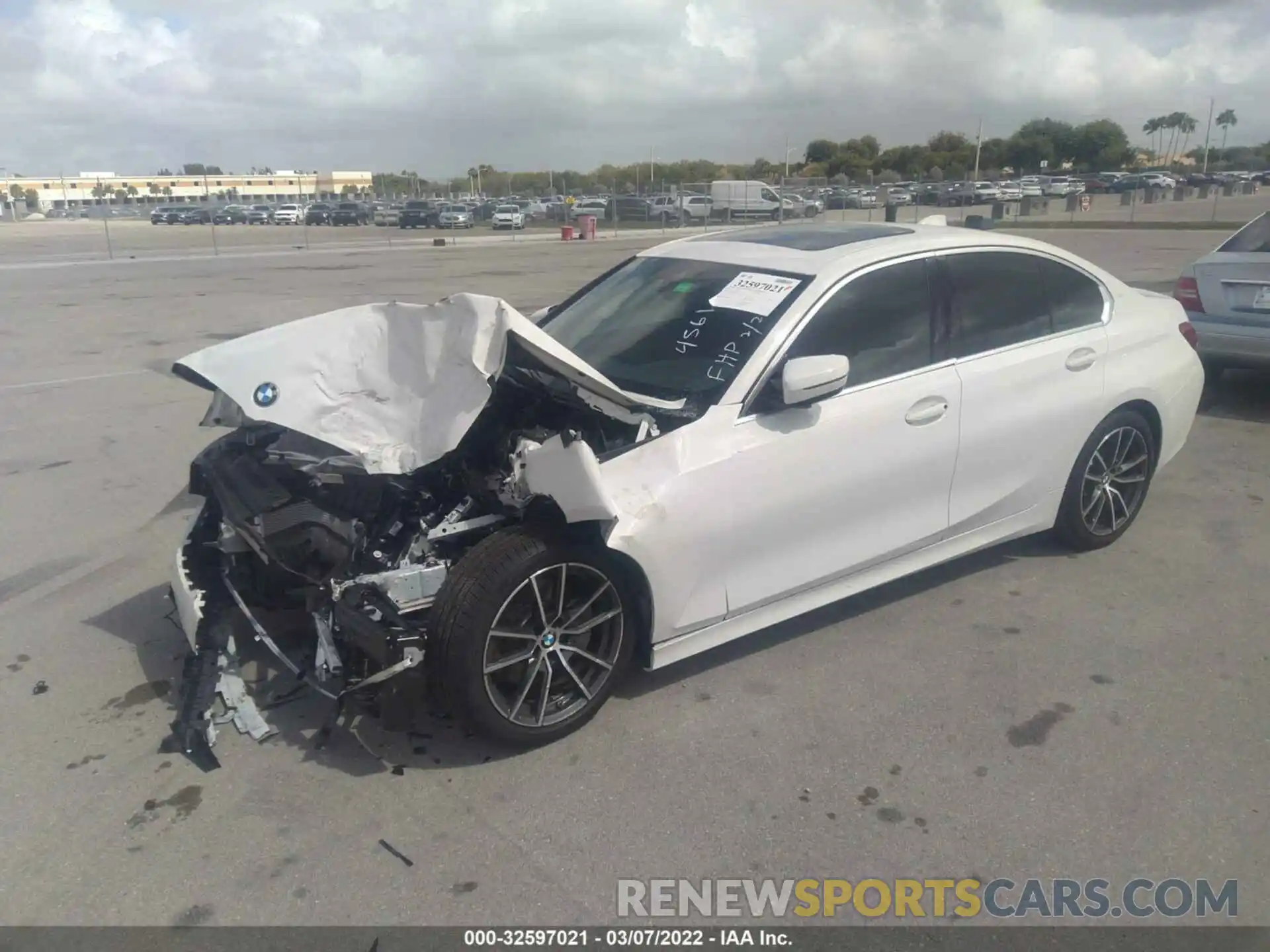 2 Photograph of a damaged car 3MW5R1J07L8B34561 BMW 3 SERIES 2020