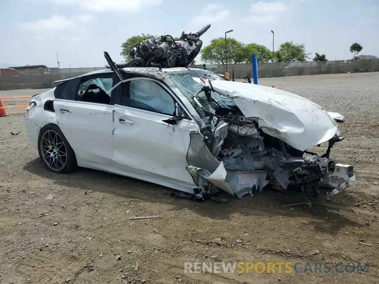 4 Photograph of a damaged car 3MW5R1J08L8B20300 BMW 3 SERIES 2020