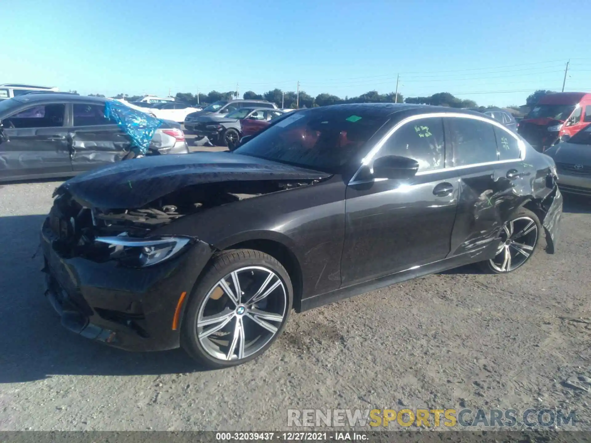 2 Photograph of a damaged car 3MW5R1J08L8B29966 BMW 3 SERIES 2020