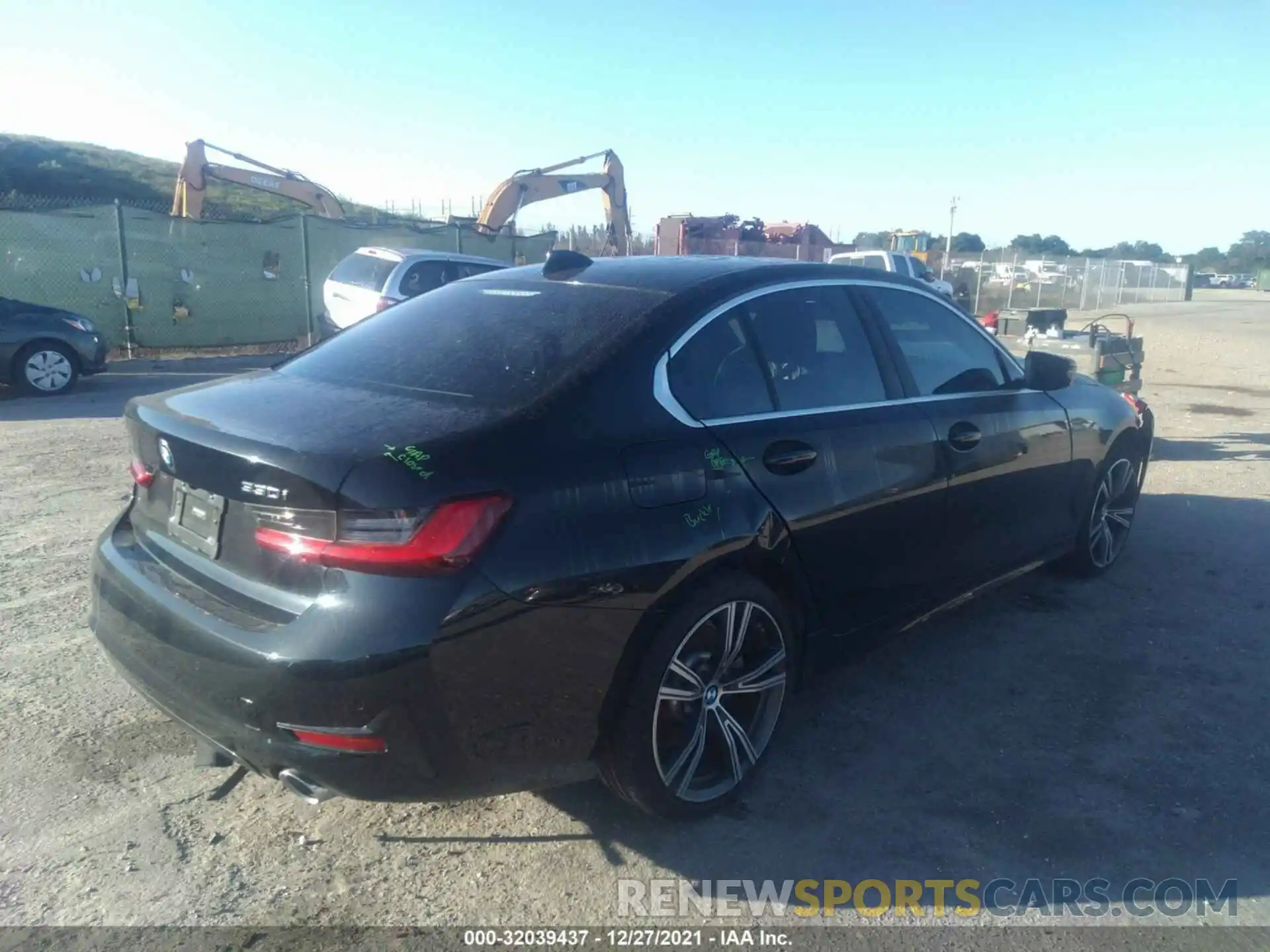 4 Photograph of a damaged car 3MW5R1J08L8B29966 BMW 3 SERIES 2020