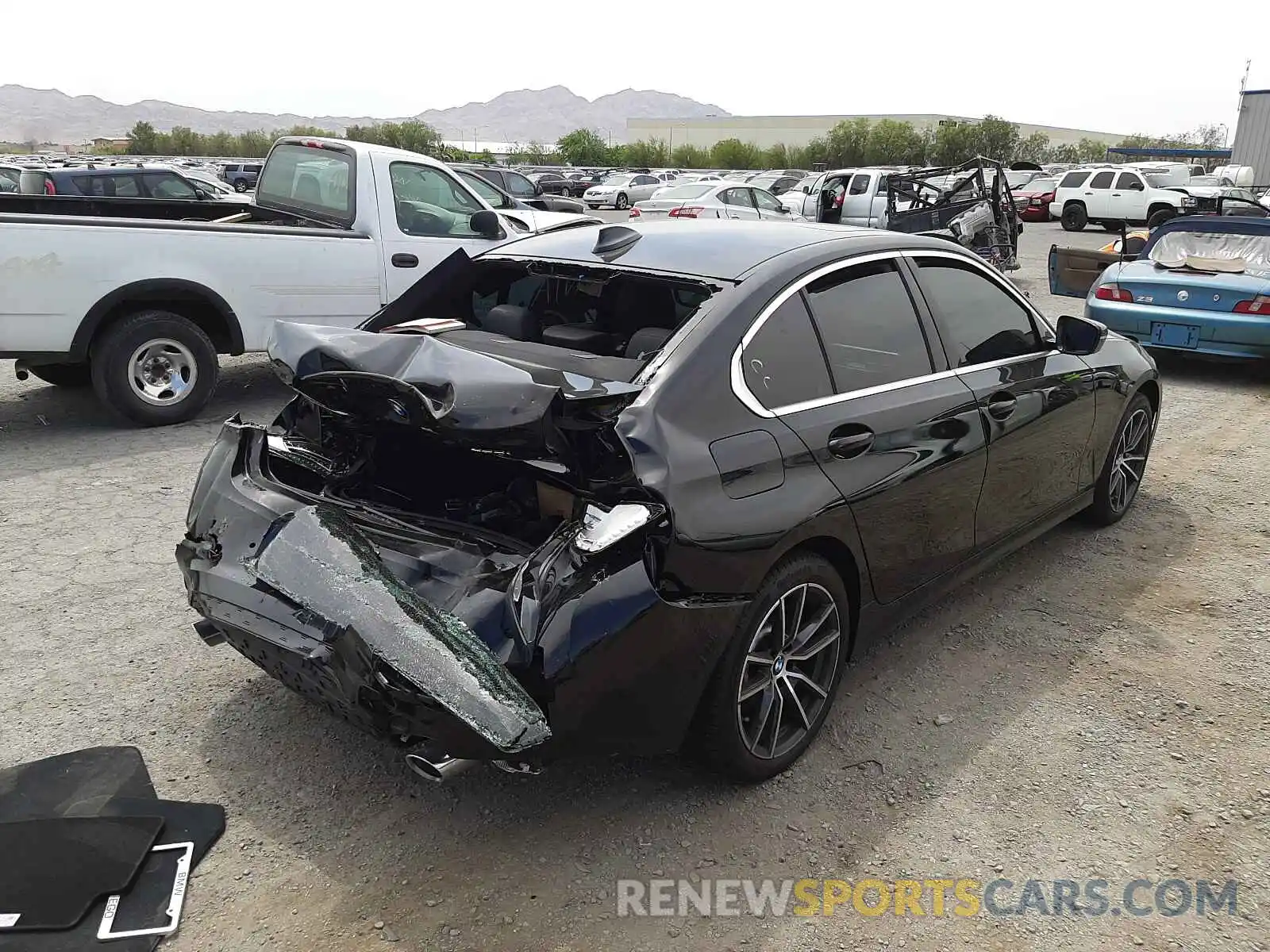 4 Photograph of a damaged car 3MW5R1J08L8B34195 BMW 3 SERIES 2020