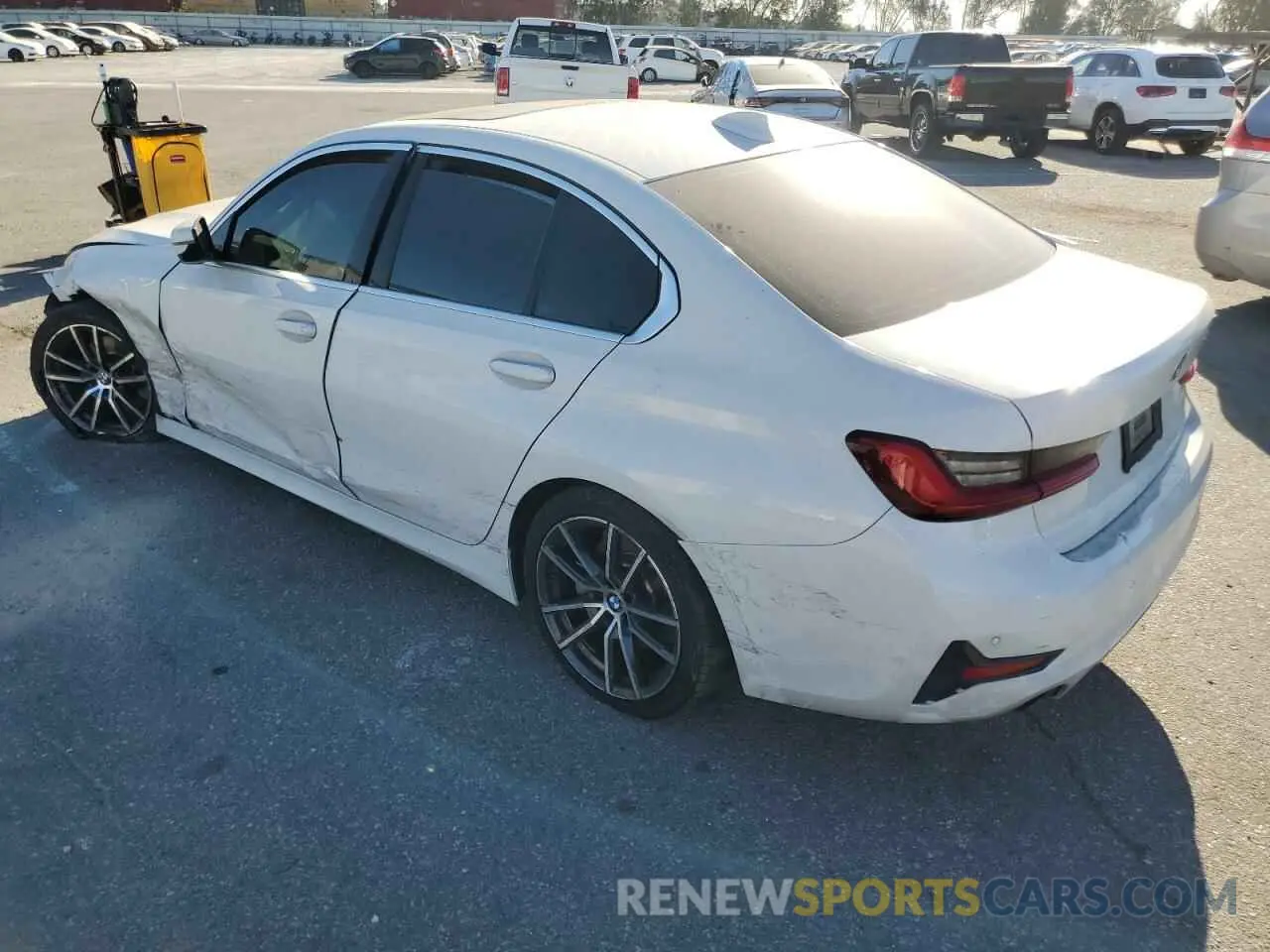 2 Photograph of a damaged car 3MW5R1J09L8B04381 BMW 3 SERIES 2020