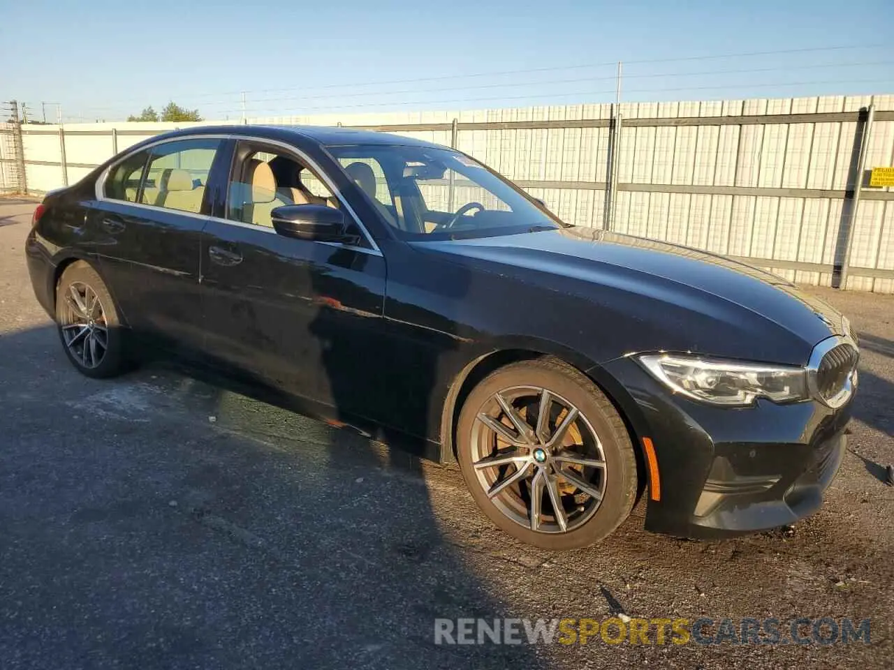4 Photograph of a damaged car 3MW5R1J0XL8B03918 BMW 3 SERIES 2020