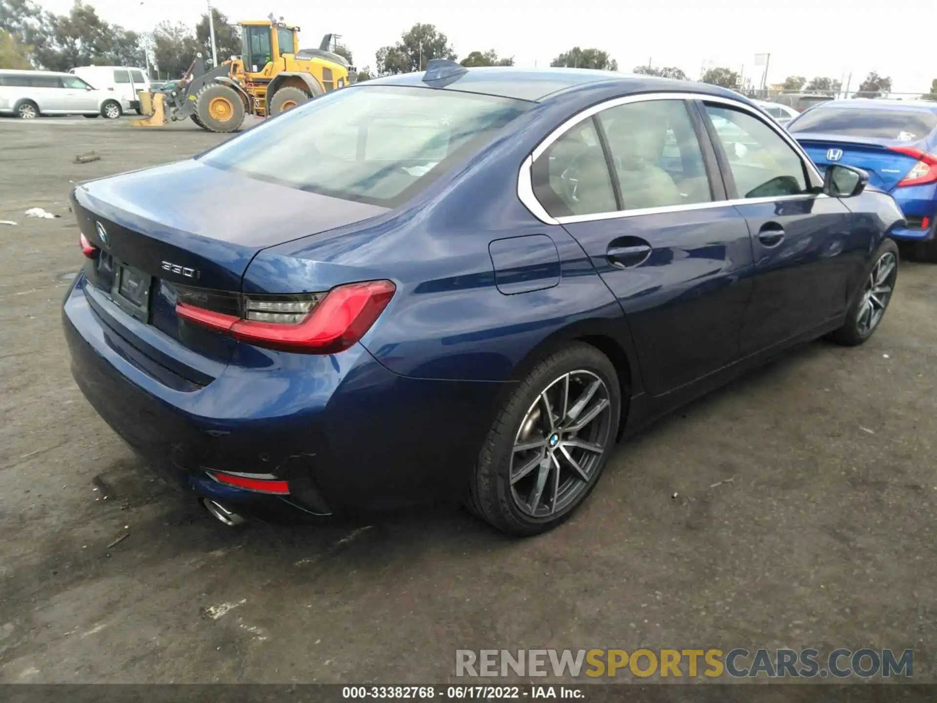 4 Photograph of a damaged car 3MW5R1J0XL8B14143 BMW 3 SERIES 2020