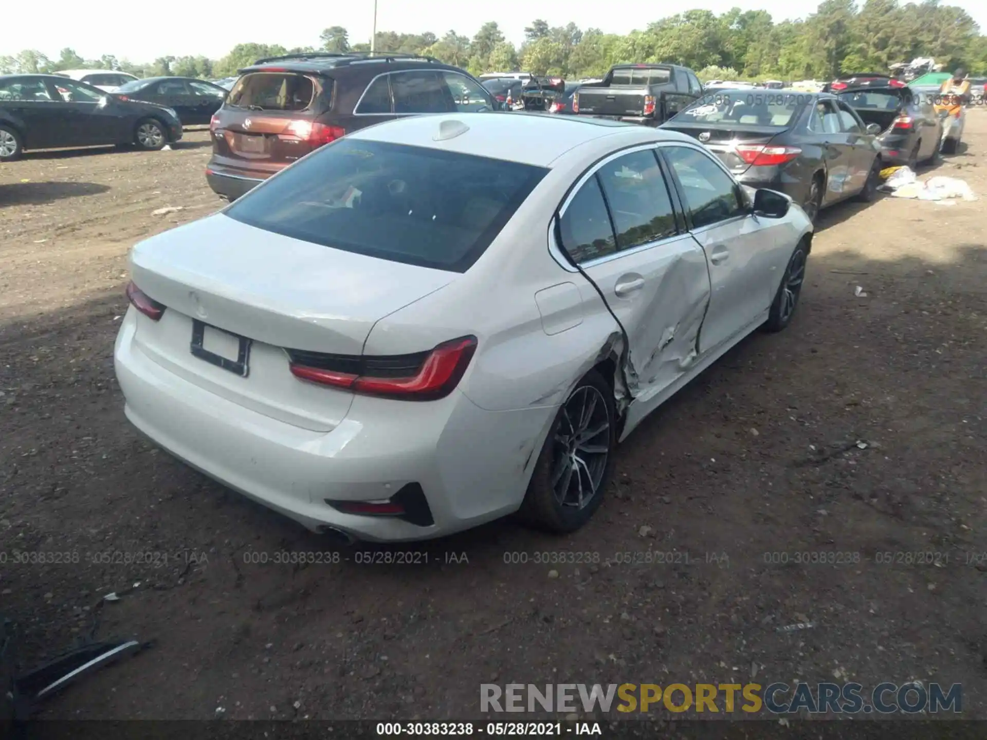 4 Photograph of a damaged car 3MW5R7J01L8B15393 BMW 3 SERIES 2020